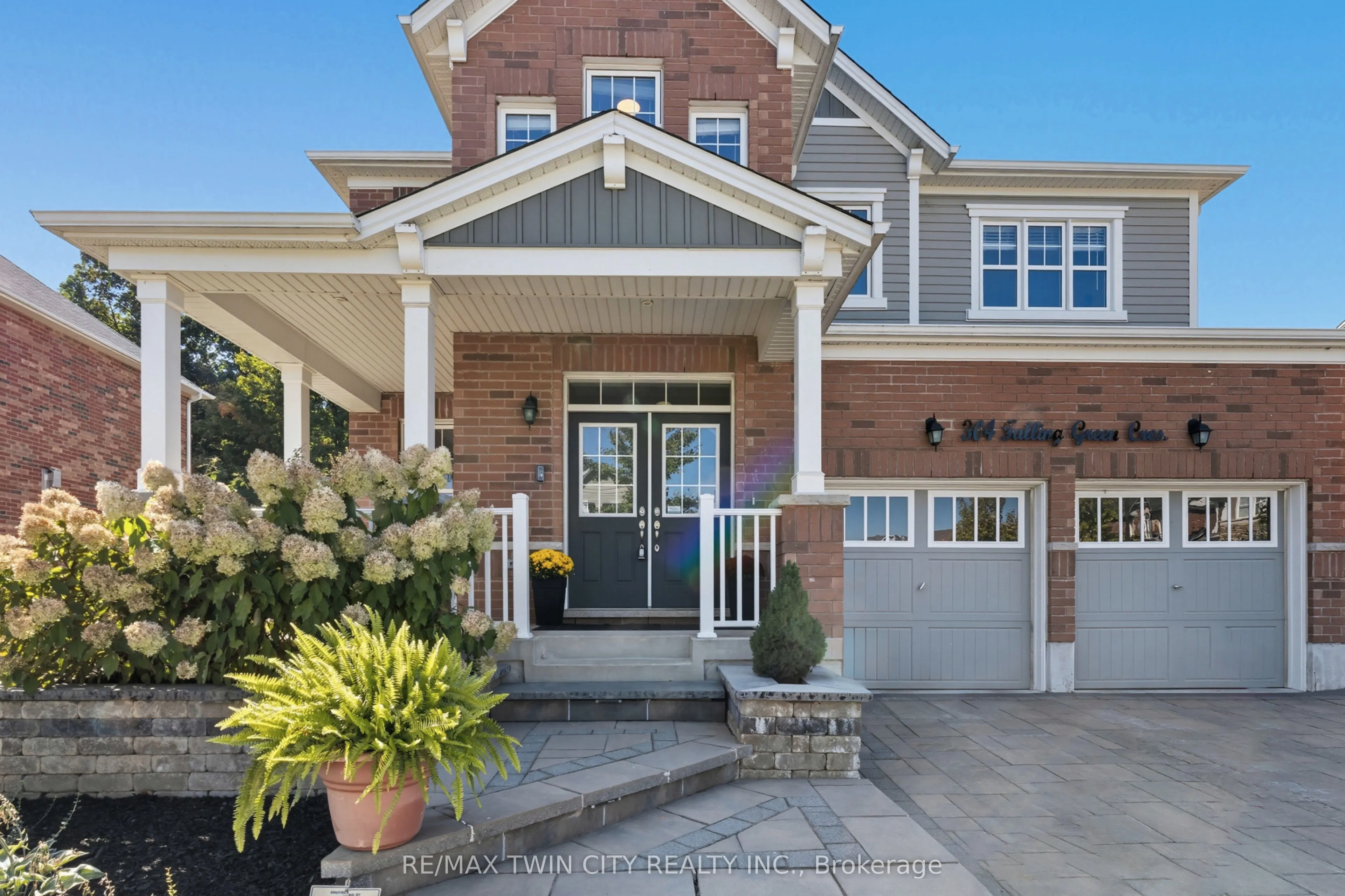 304 Falling Green Crescent