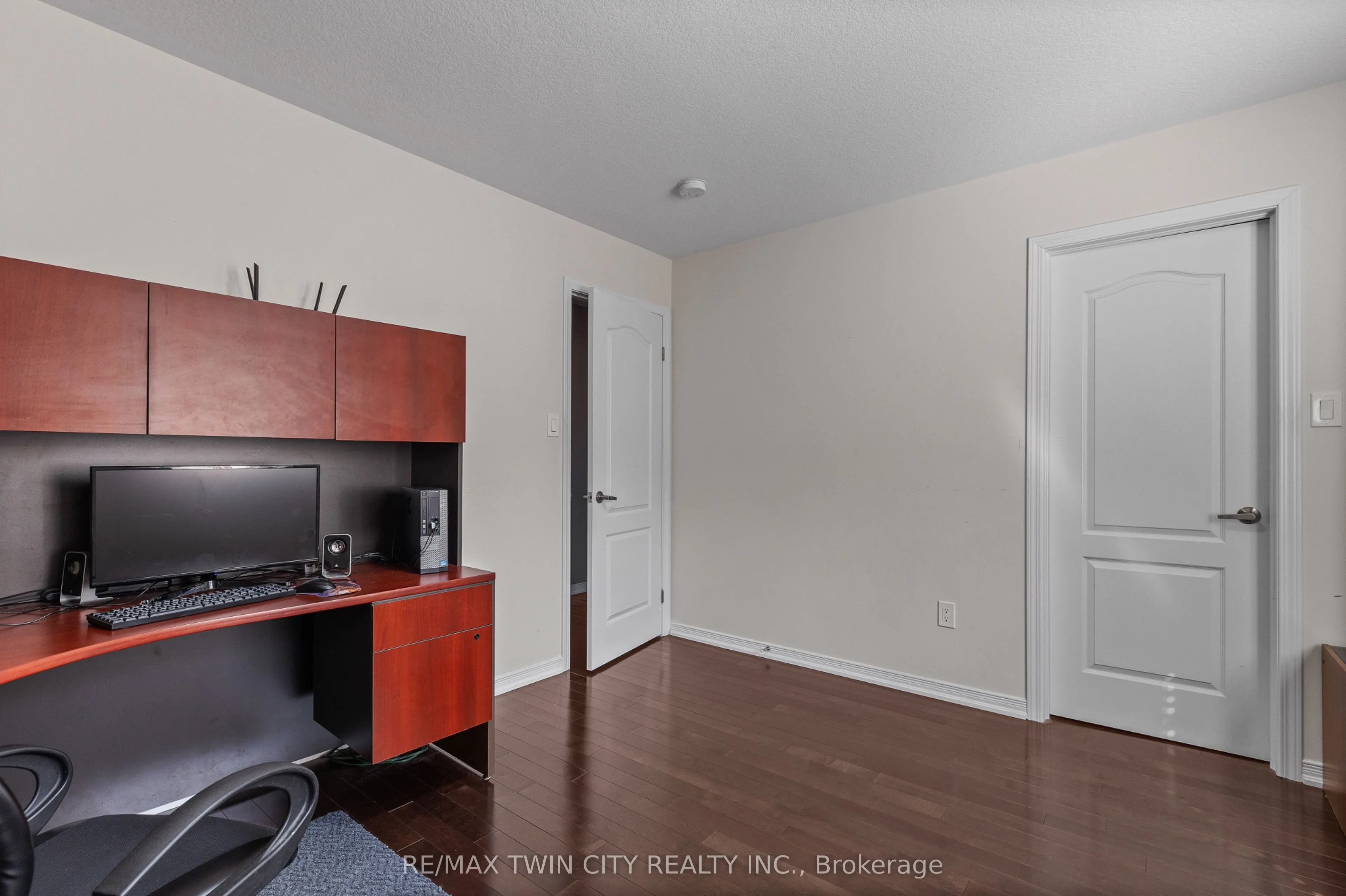 304 Falling Green Crescent