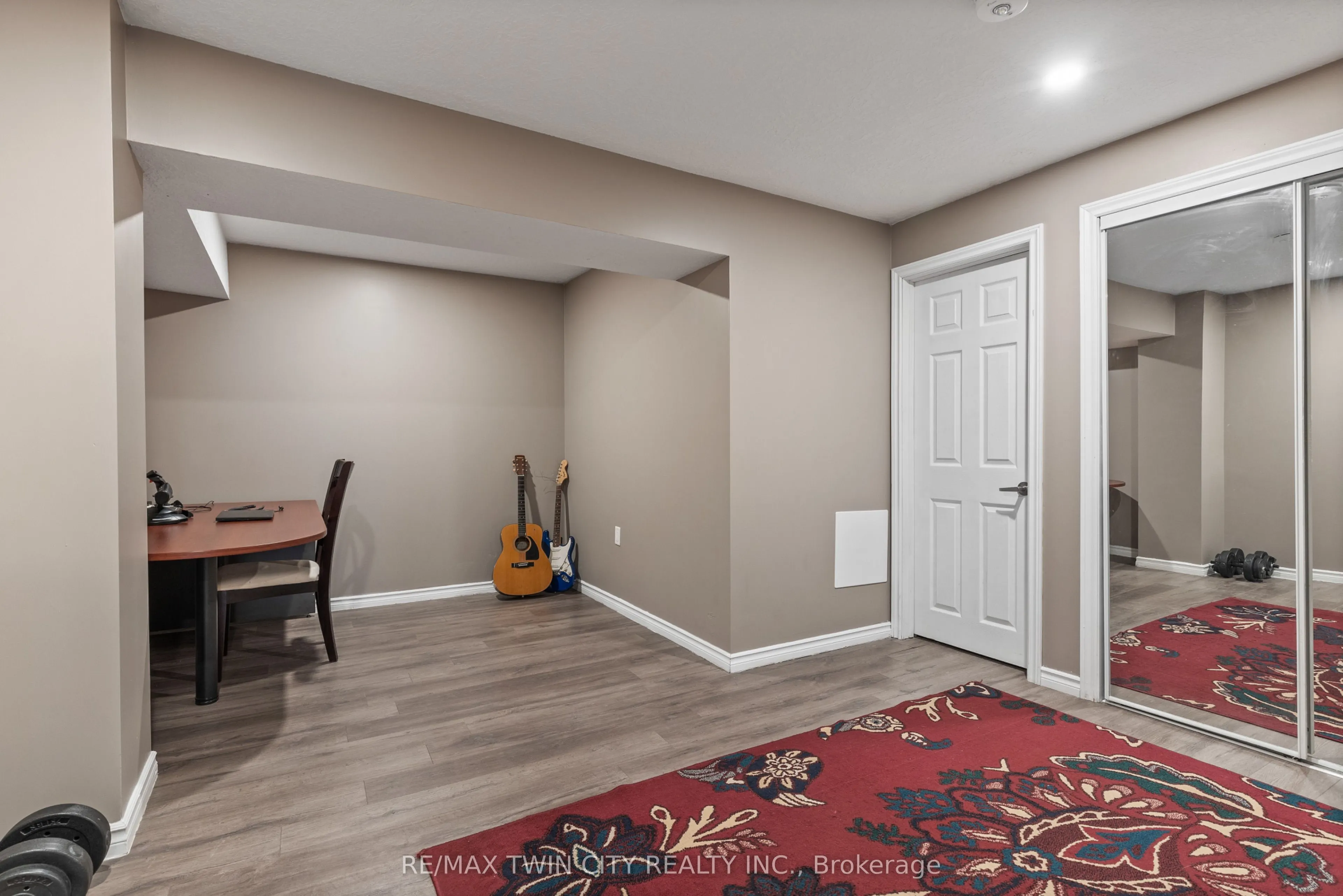 304 Falling Green Crescent