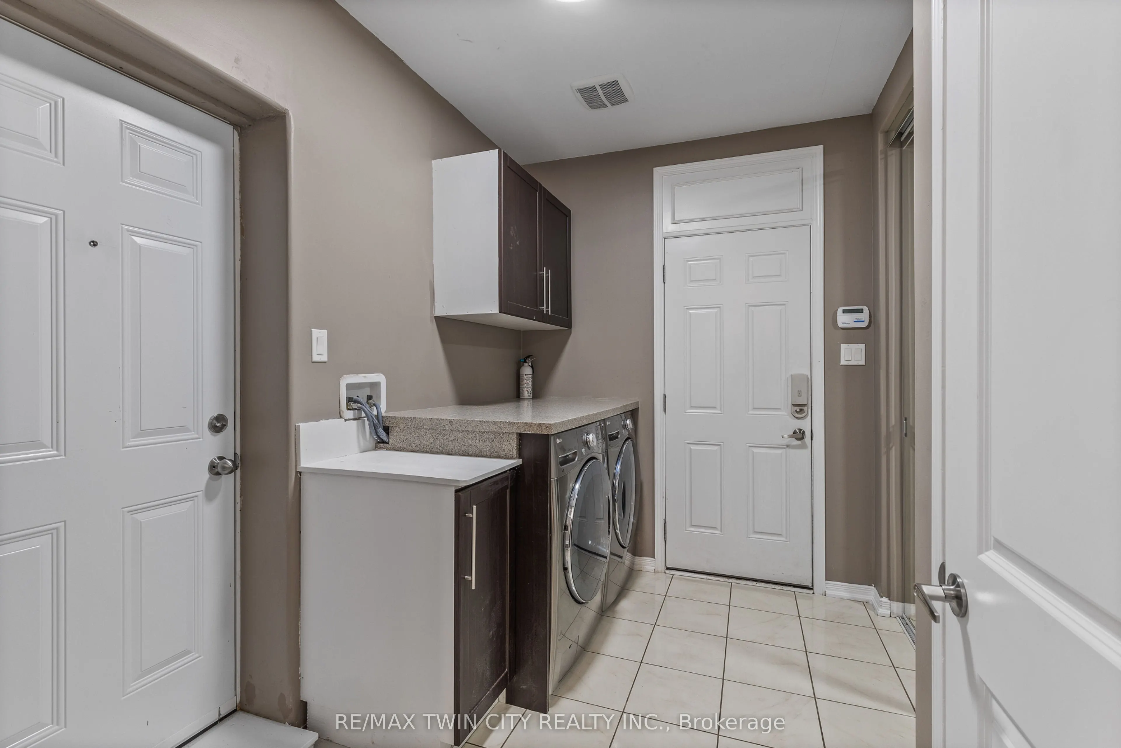 304 Falling Green Crescent