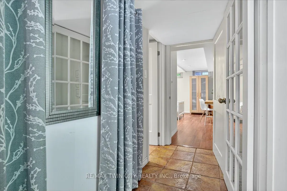 12 Glendale Place