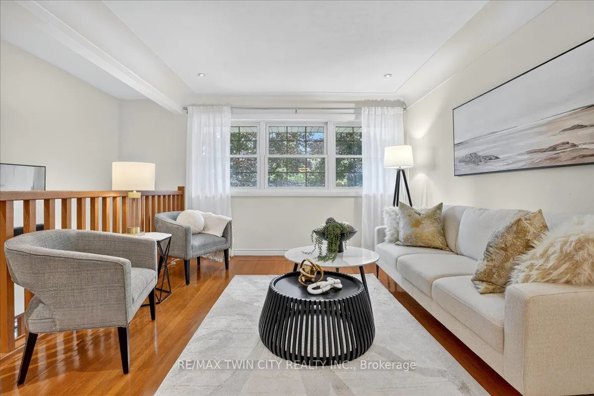 12 Glendale Place
