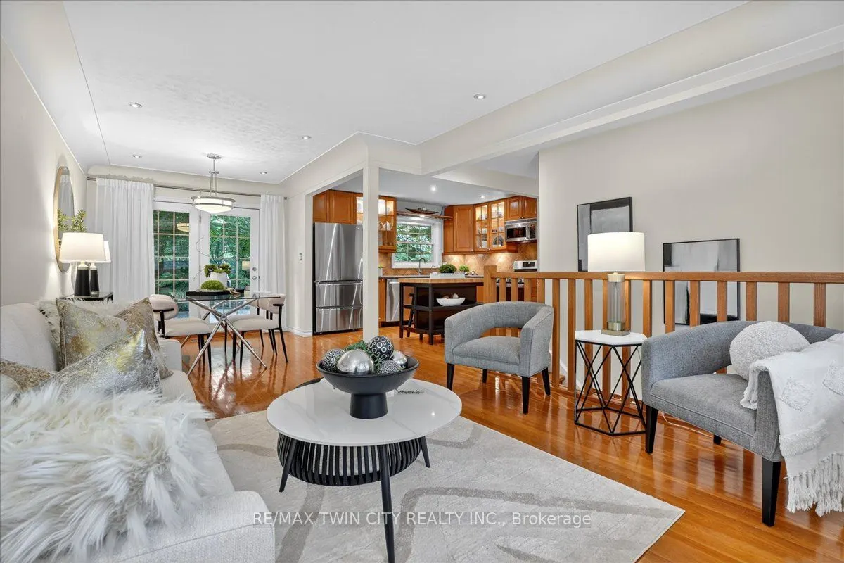 12 Glendale Place