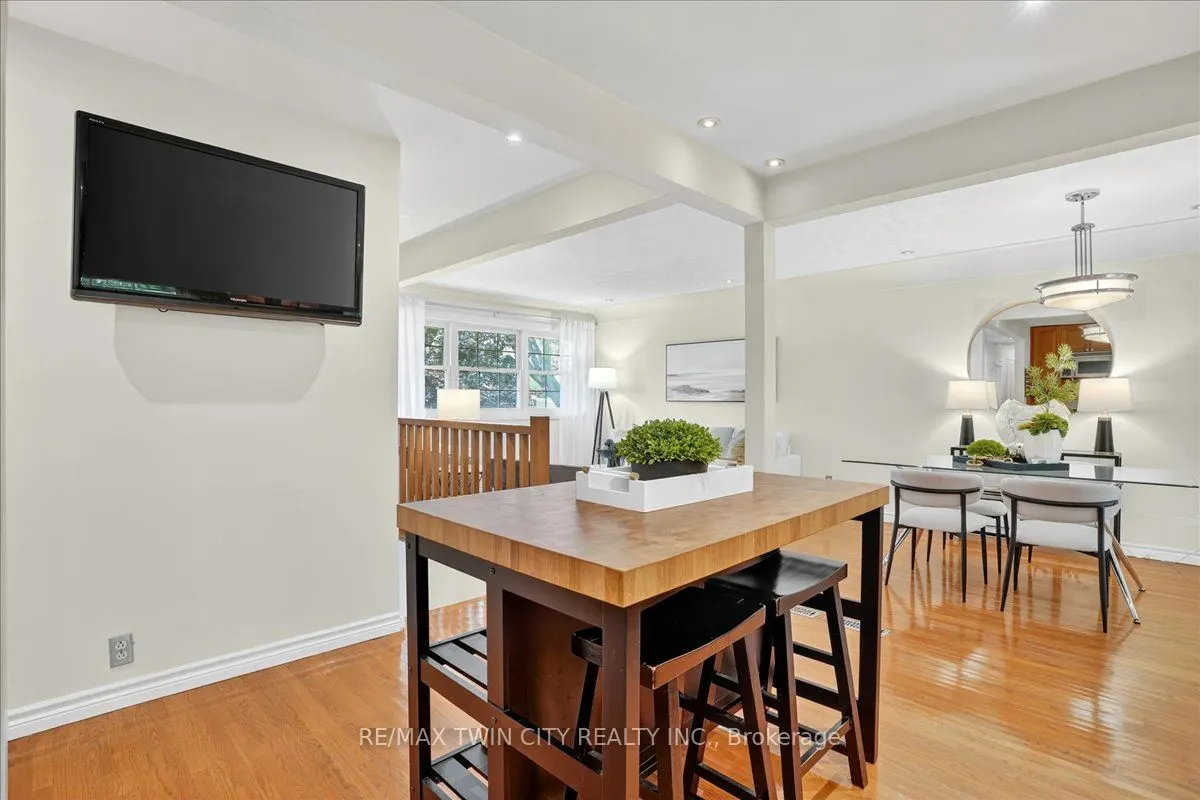 12 Glendale Place