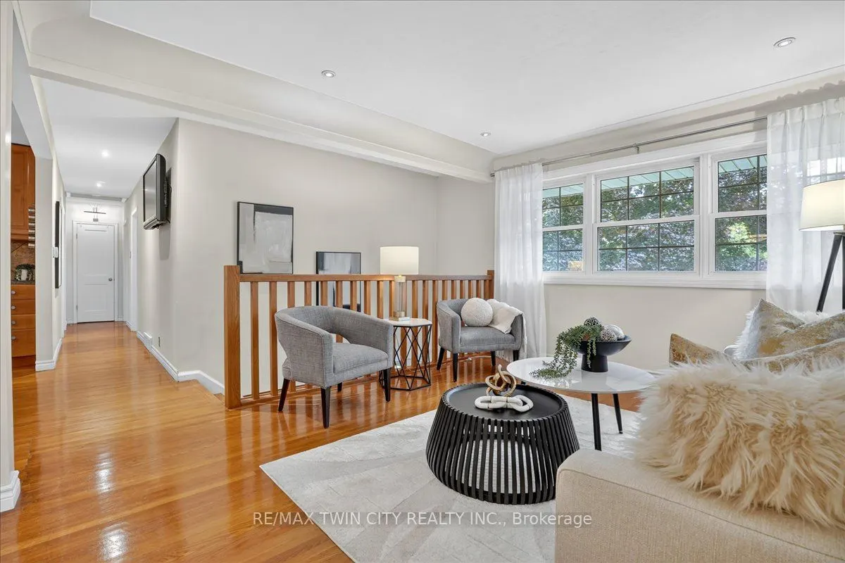12 Glendale Place