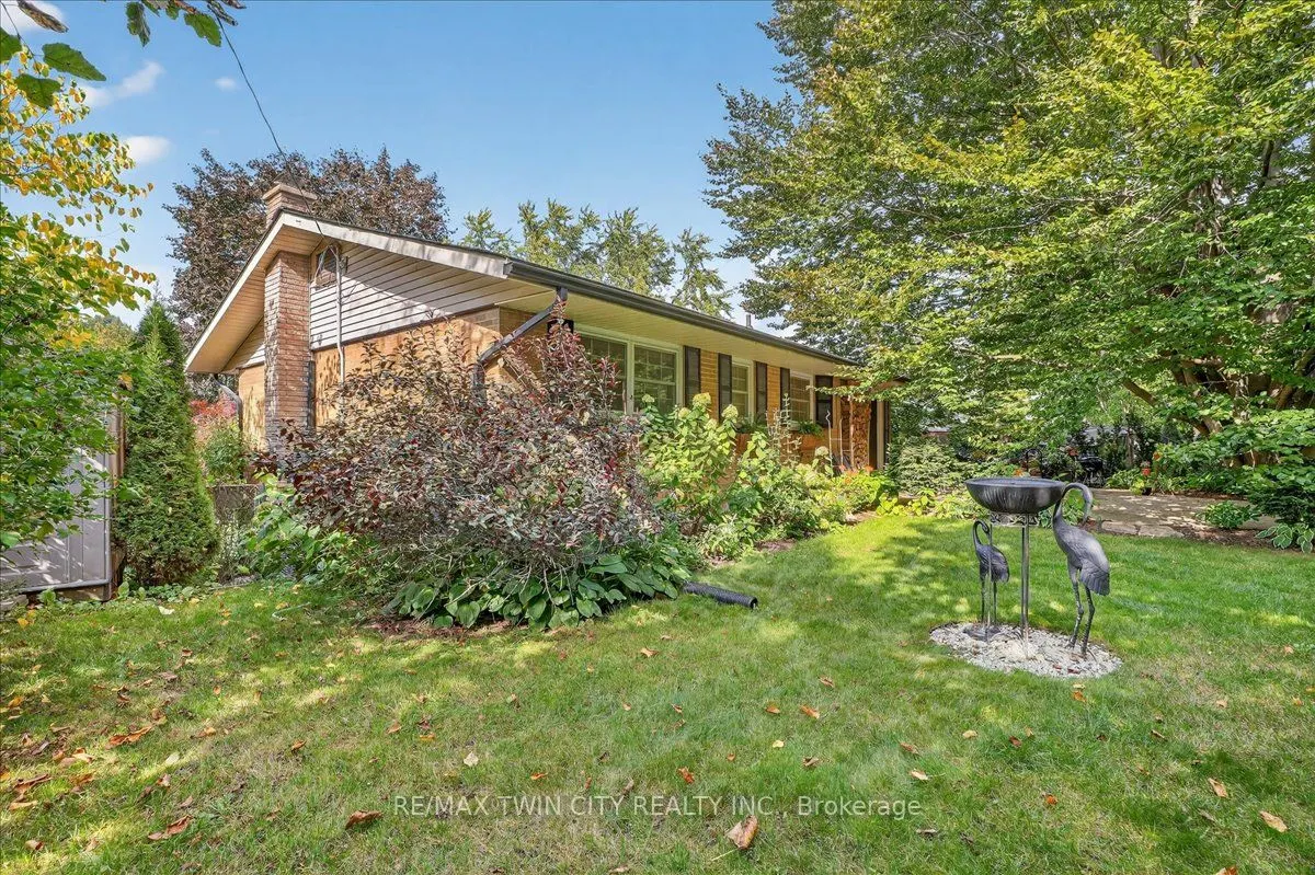 12 Glendale Place