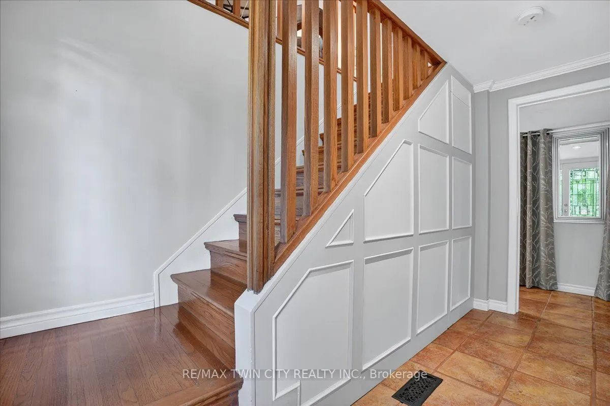 12 Glendale Place