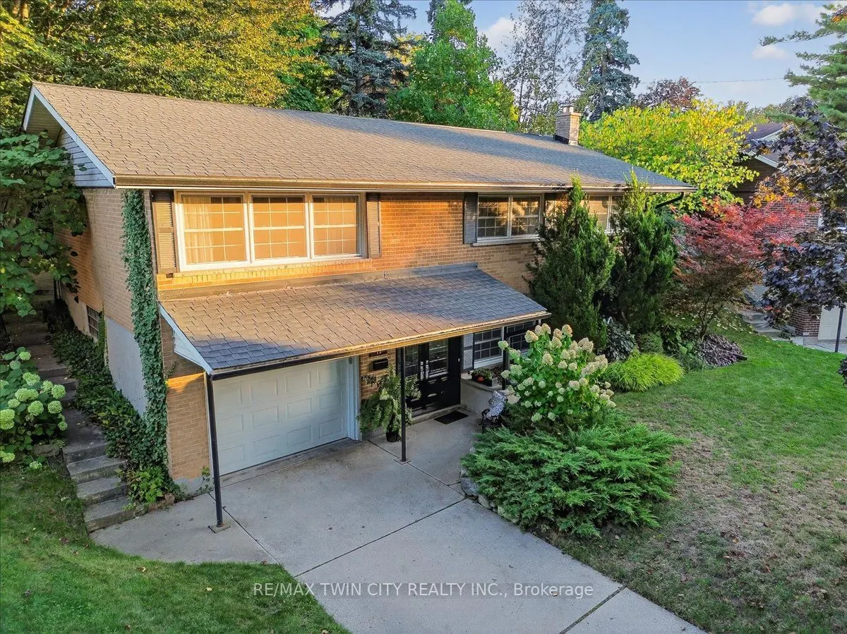 12 Glendale Place