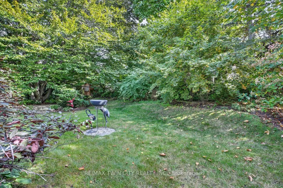 12 Glendale Place