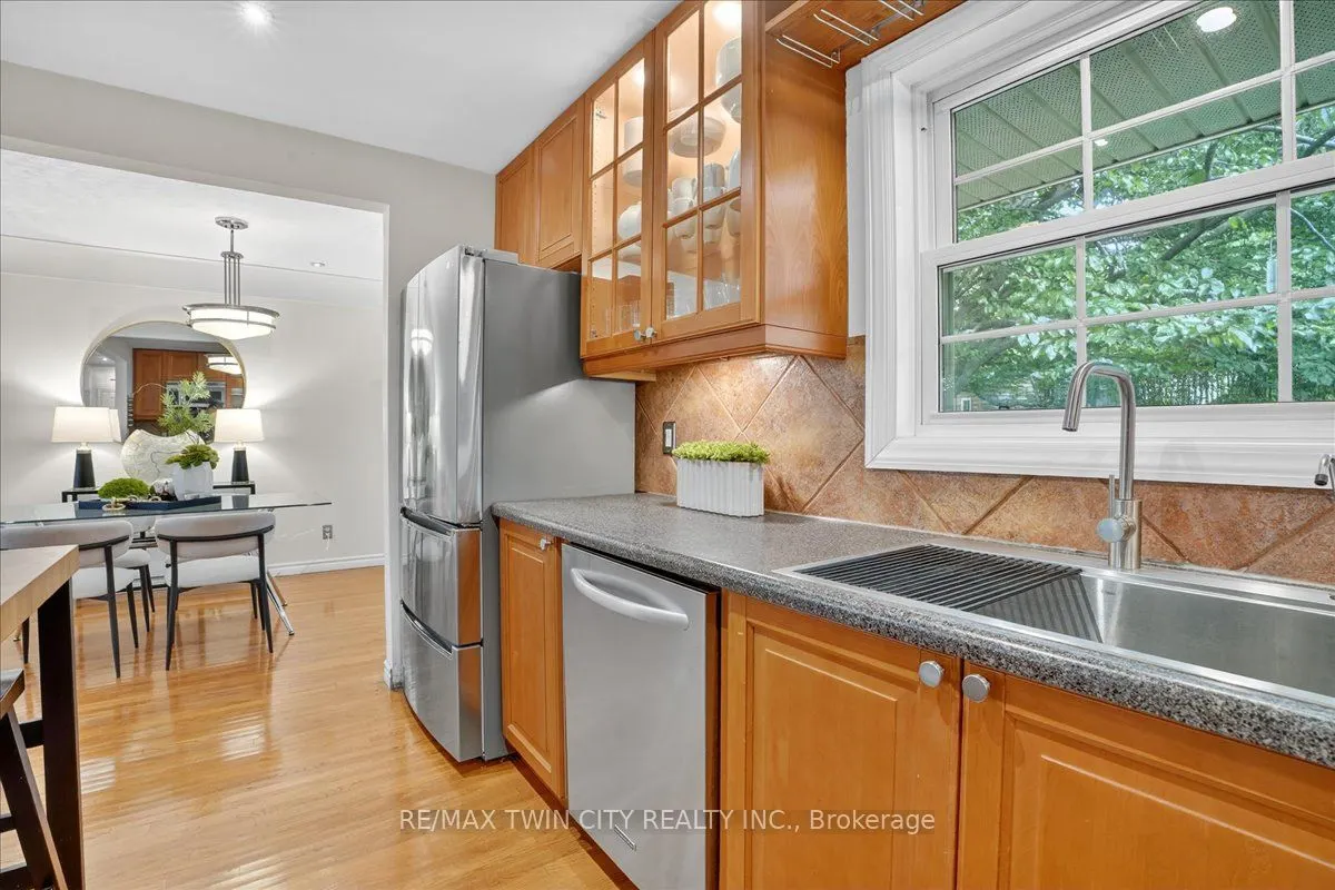 12 Glendale Place