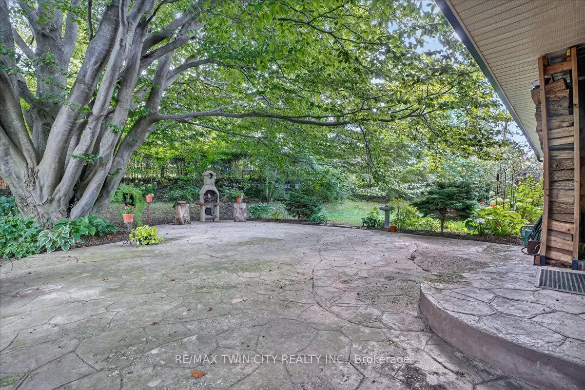 12 Glendale Place