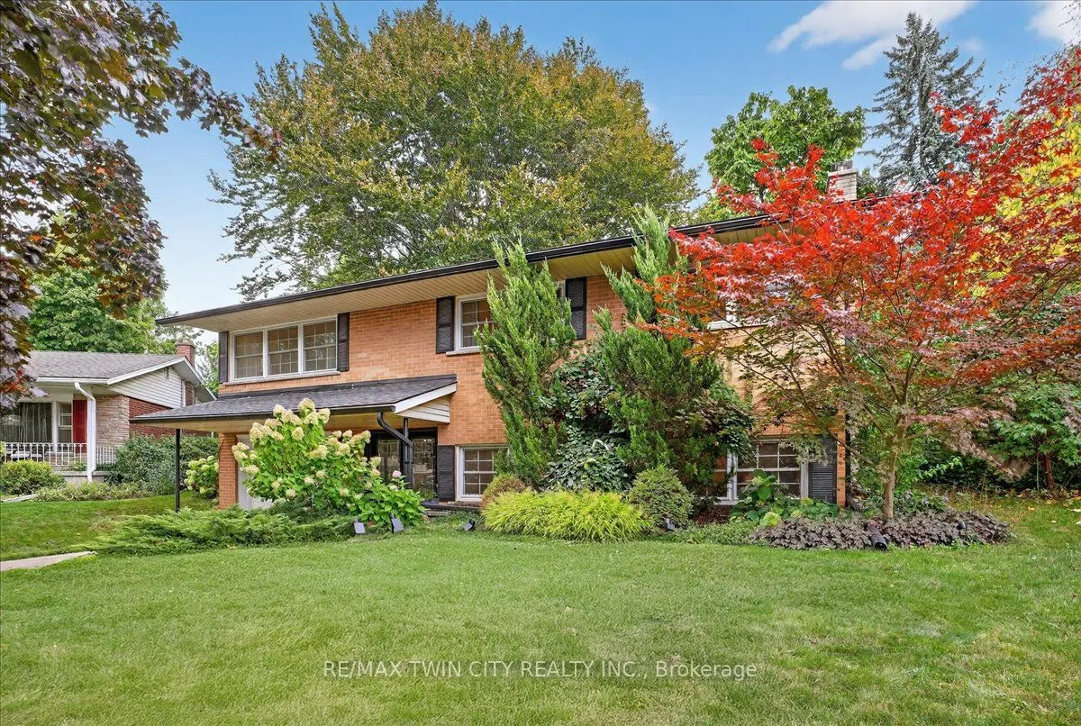 12 Glendale Place