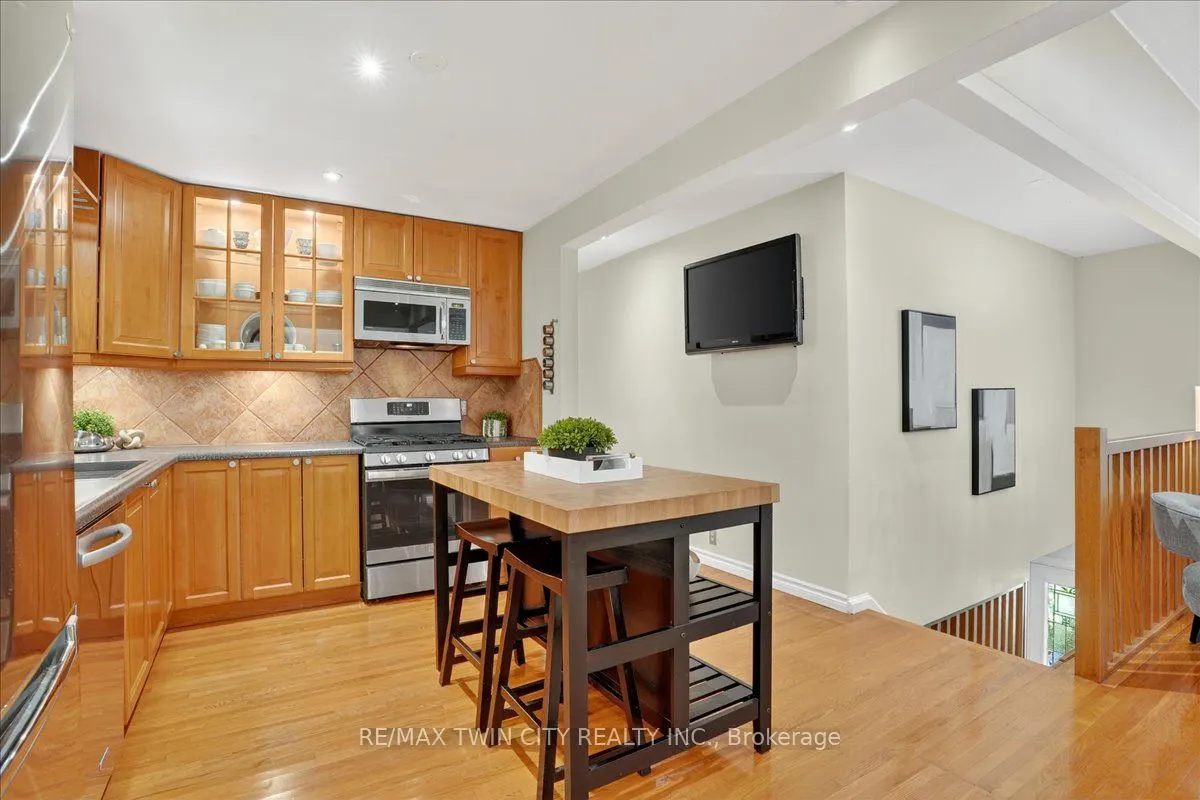 12 Glendale Place