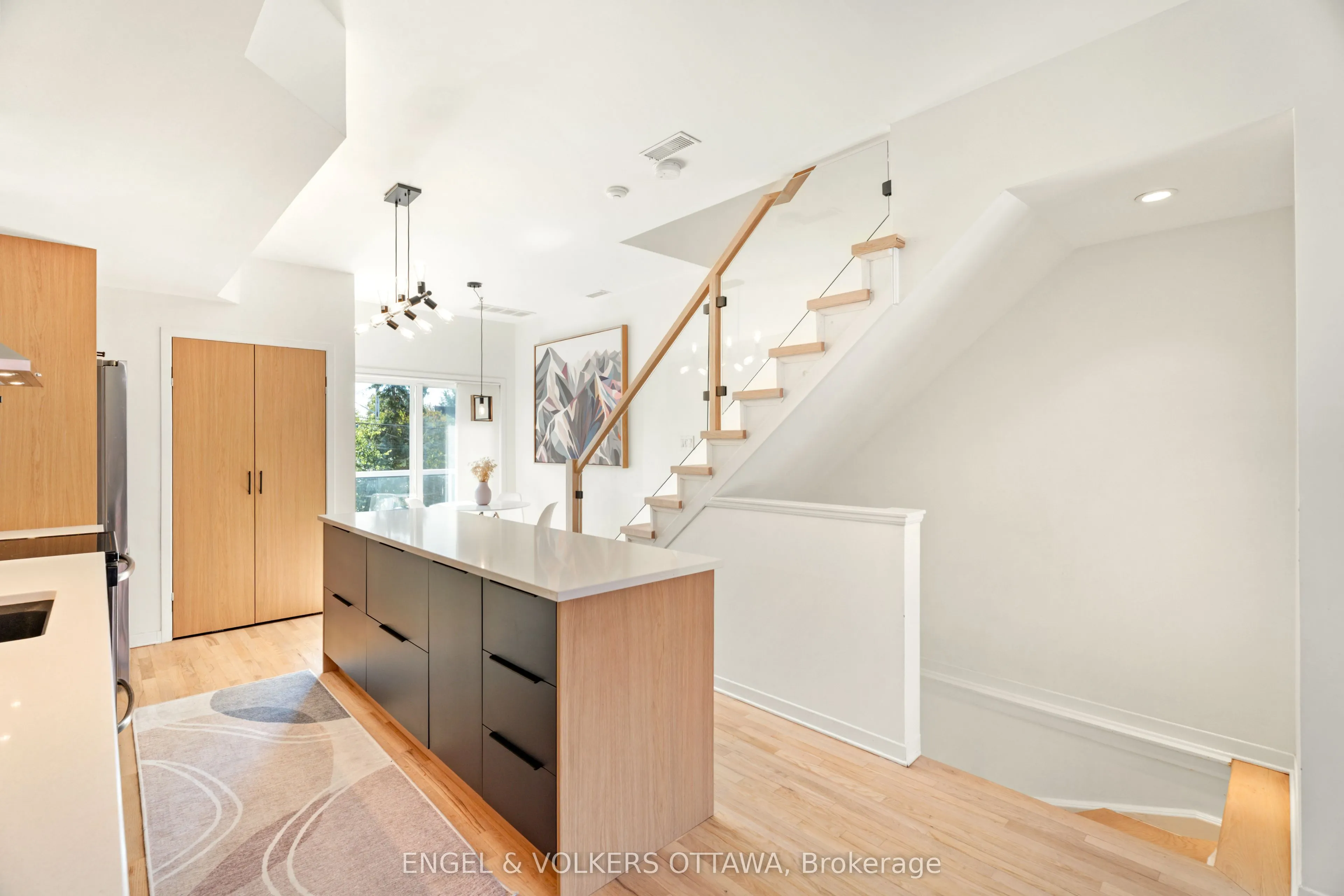 4 Sherbrooke Avenue, #2