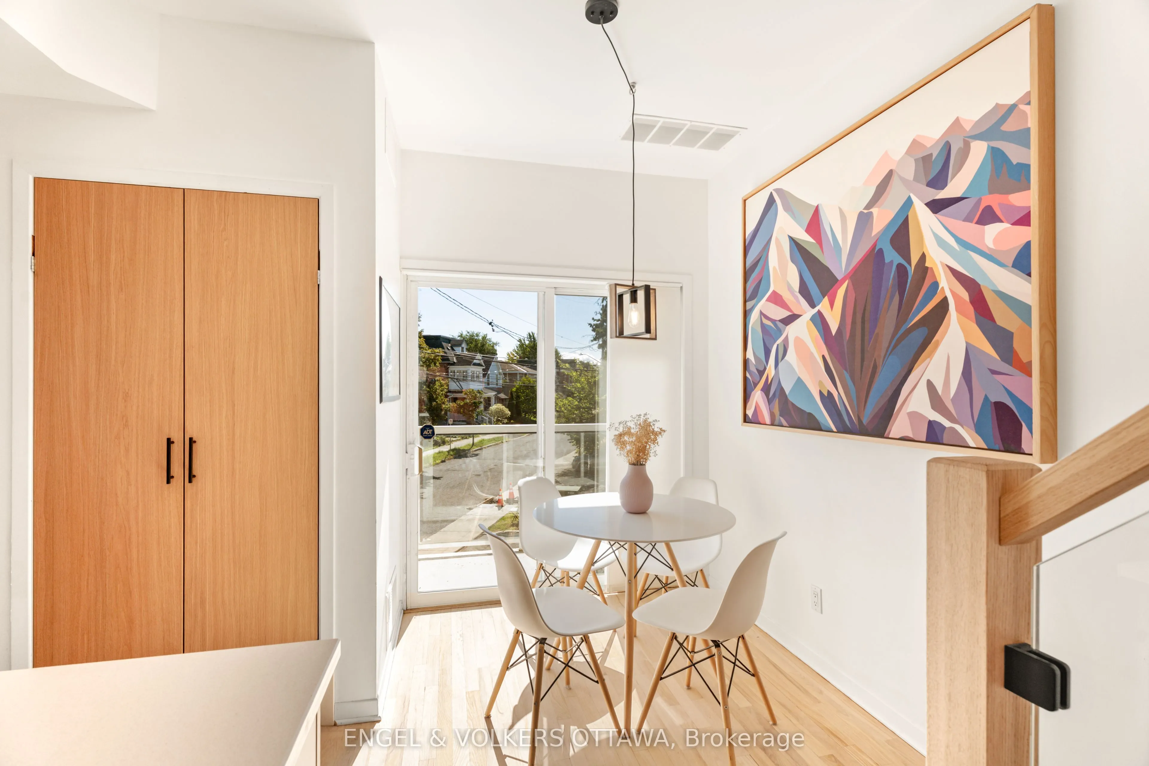 4 Sherbrooke Avenue, #2