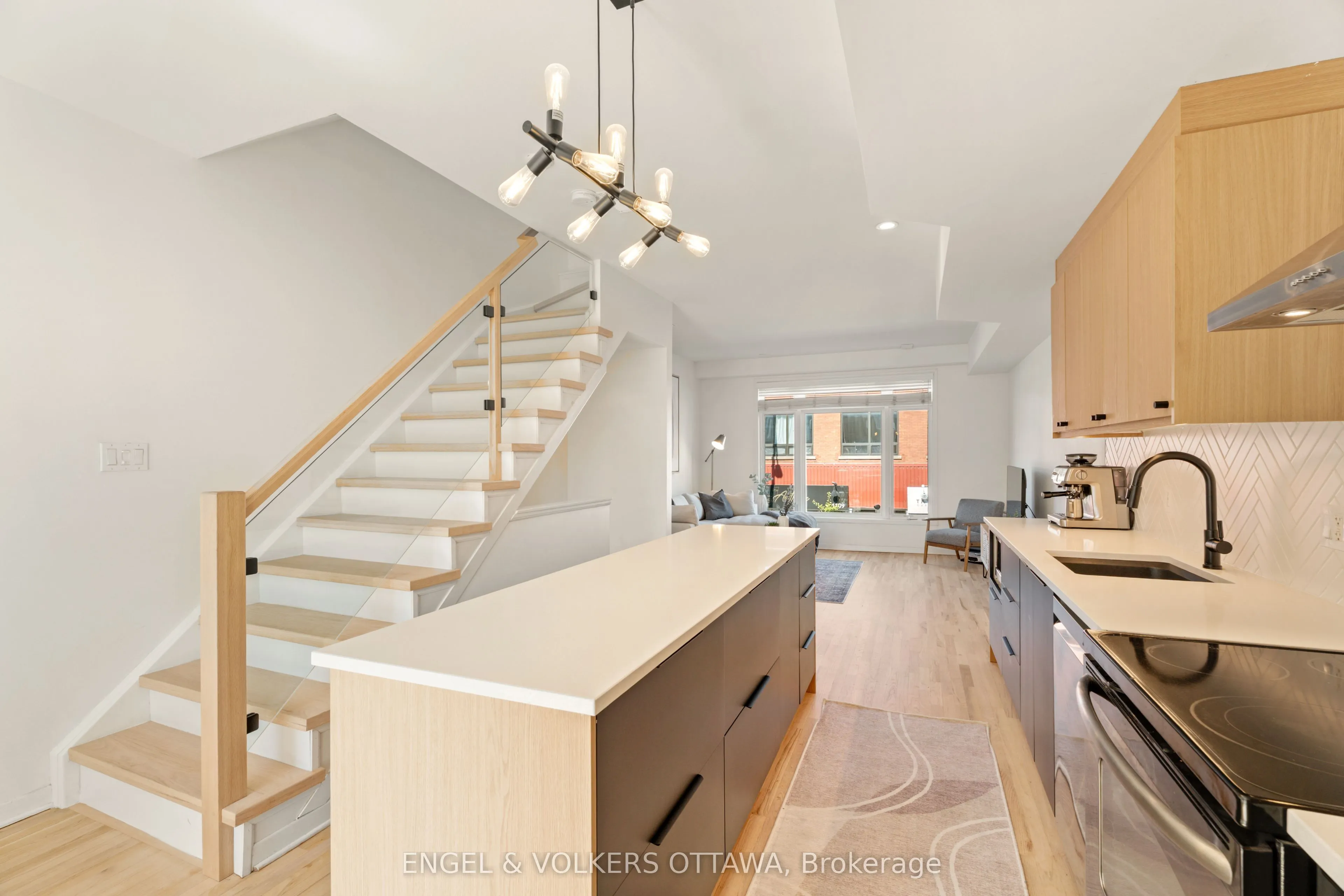 4 Sherbrooke Avenue, #2
