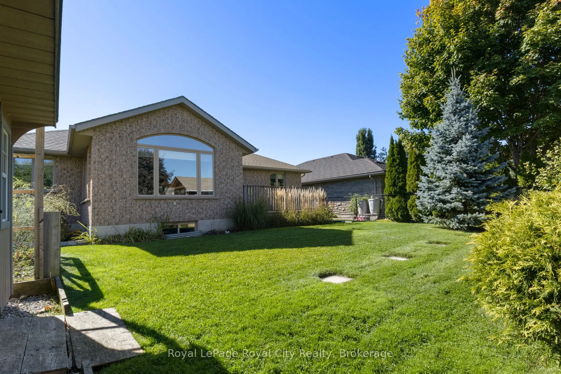 72 Stanley Crescent
