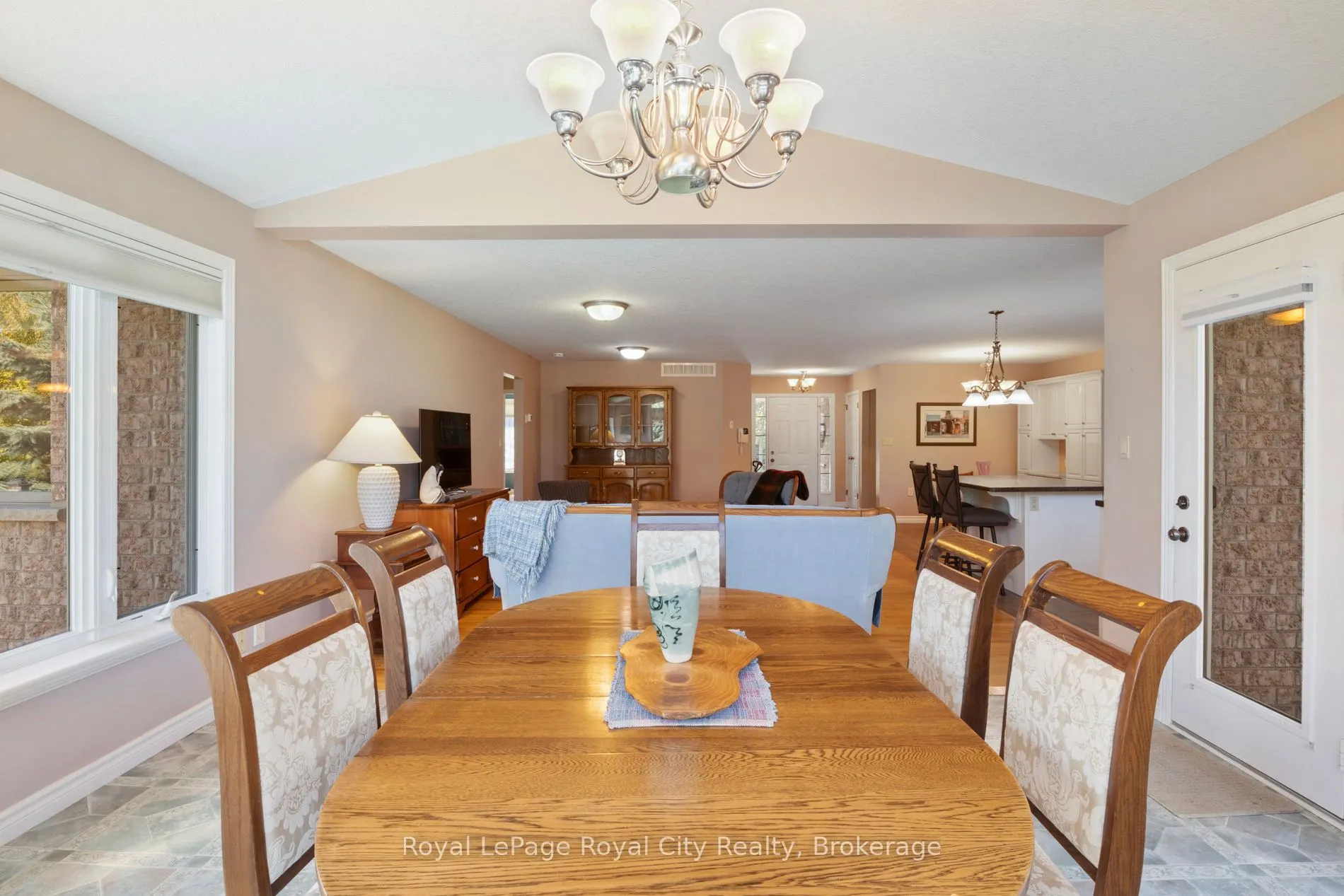 72 Stanley Crescent