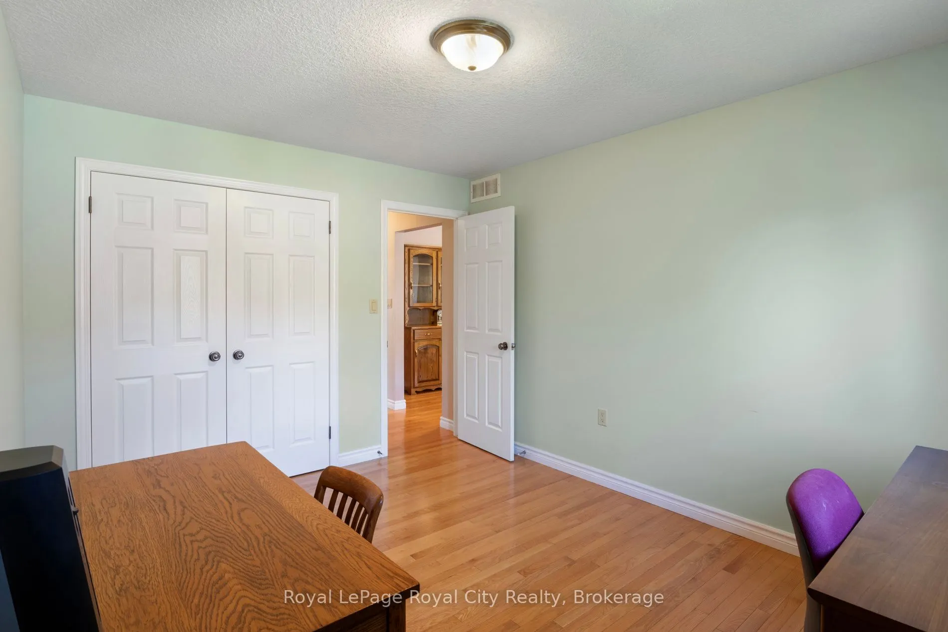 72 Stanley Crescent