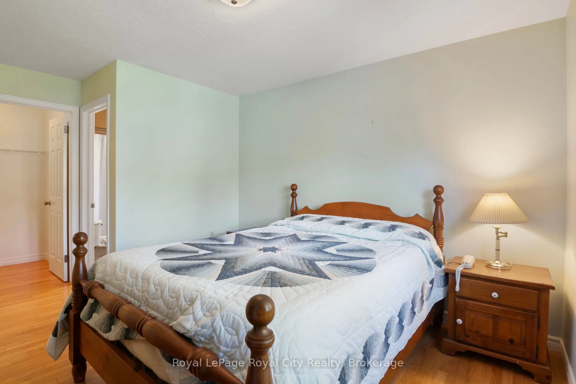 72 Stanley Crescent