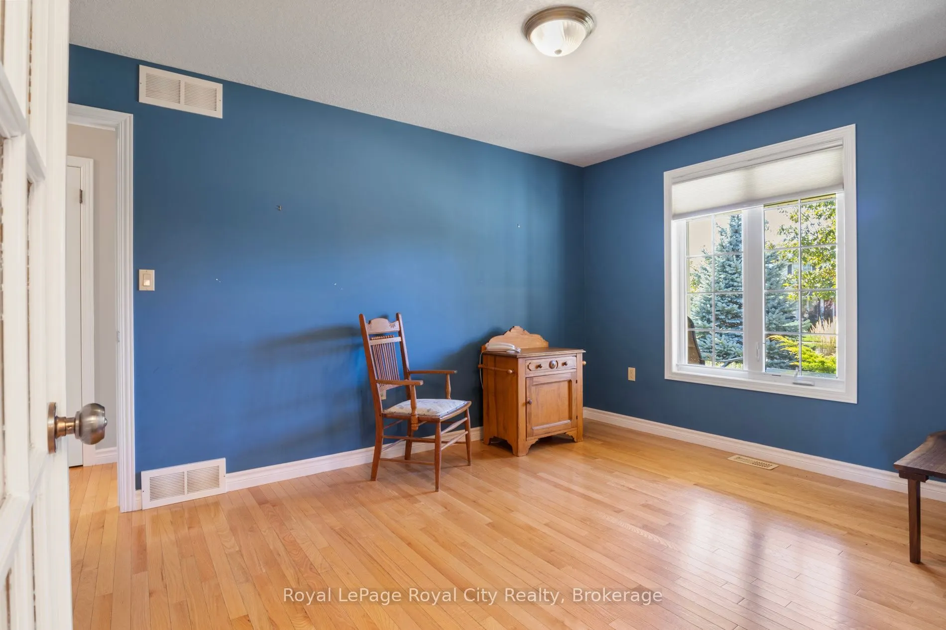 72 Stanley Crescent