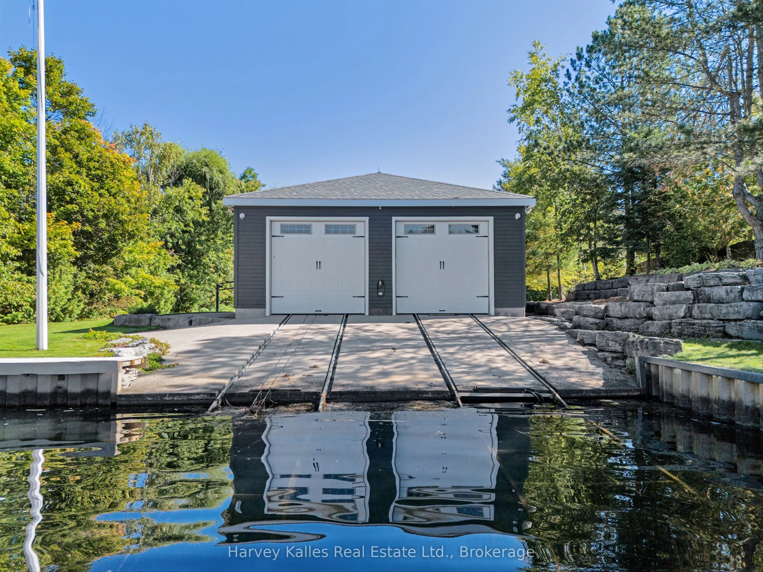 5 Leaside Street
