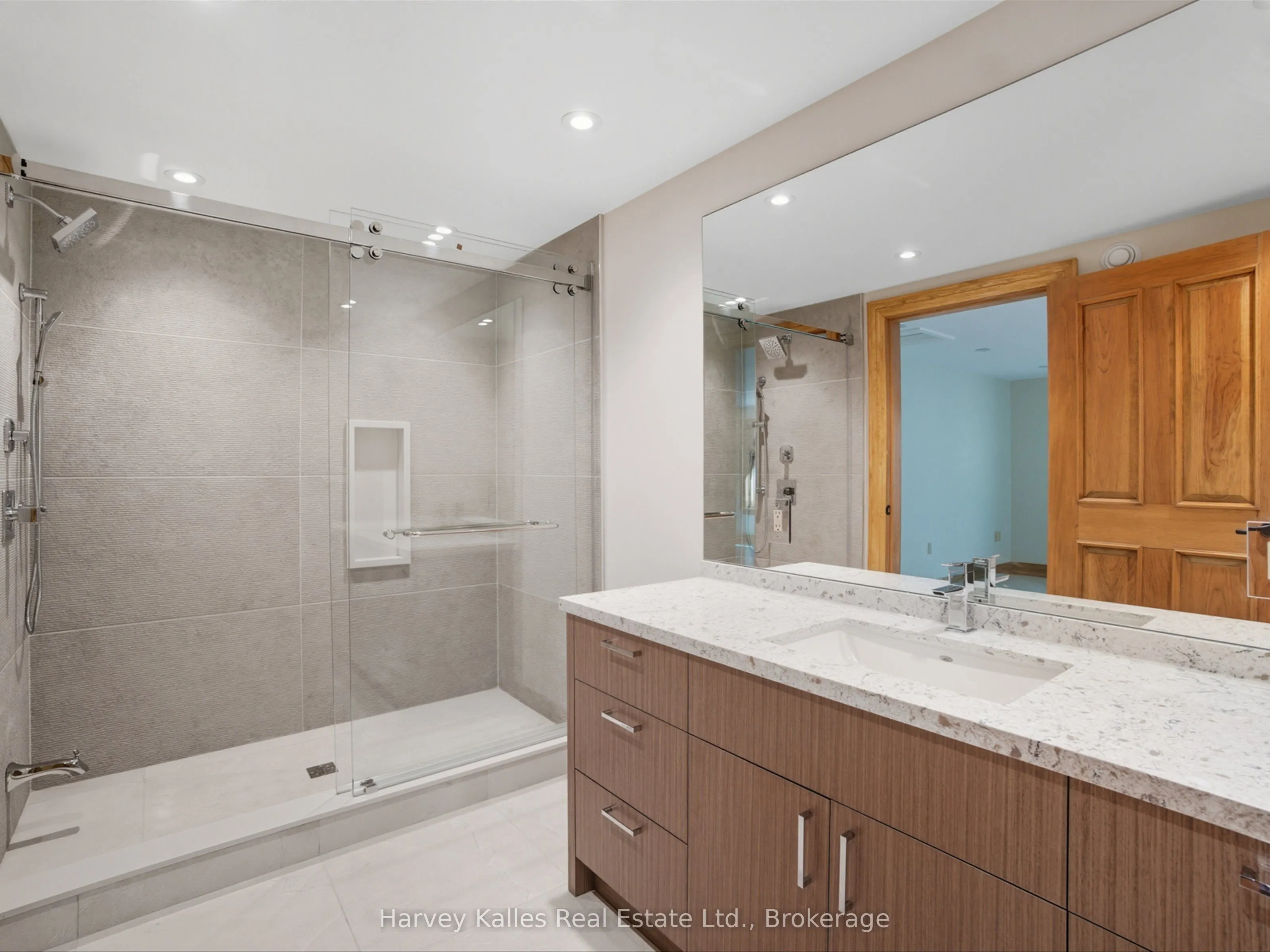 5 Leaside Street