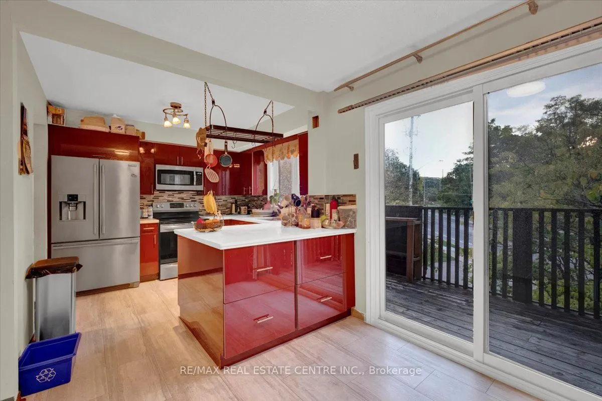 1983 Main Street W, #1