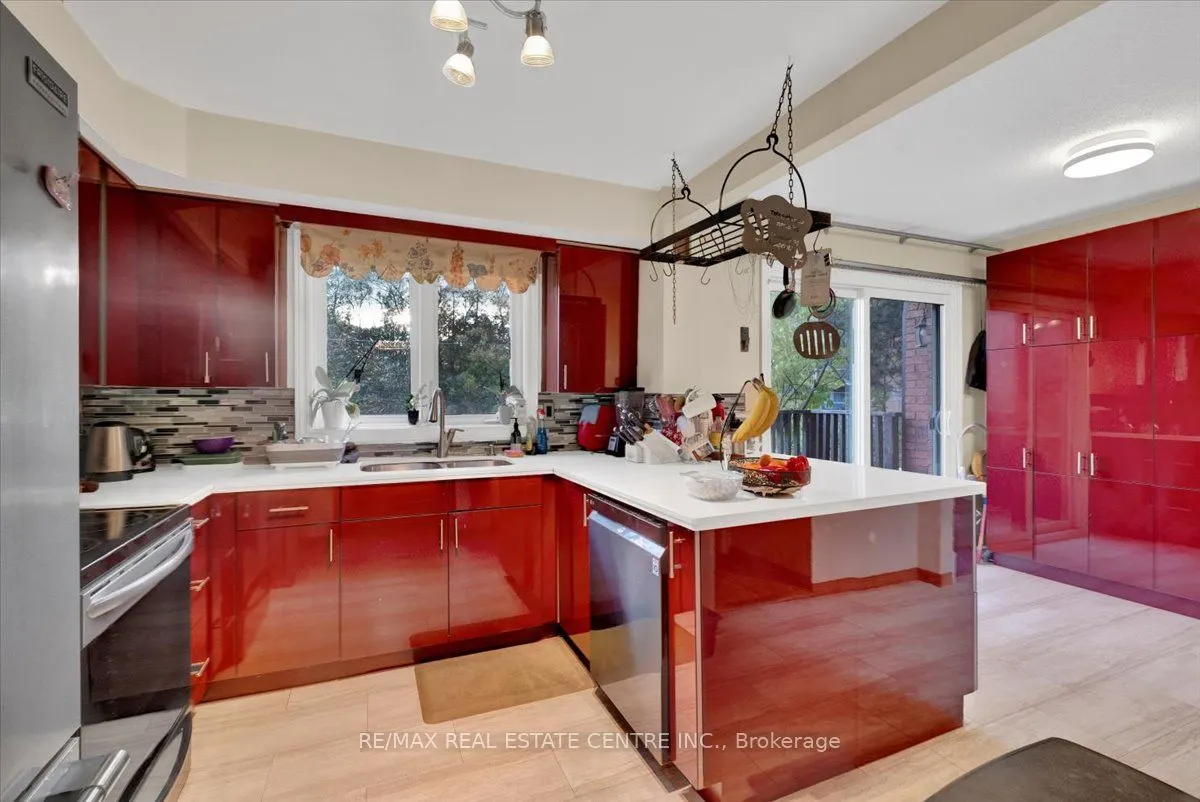 1983 Main Street W, #1