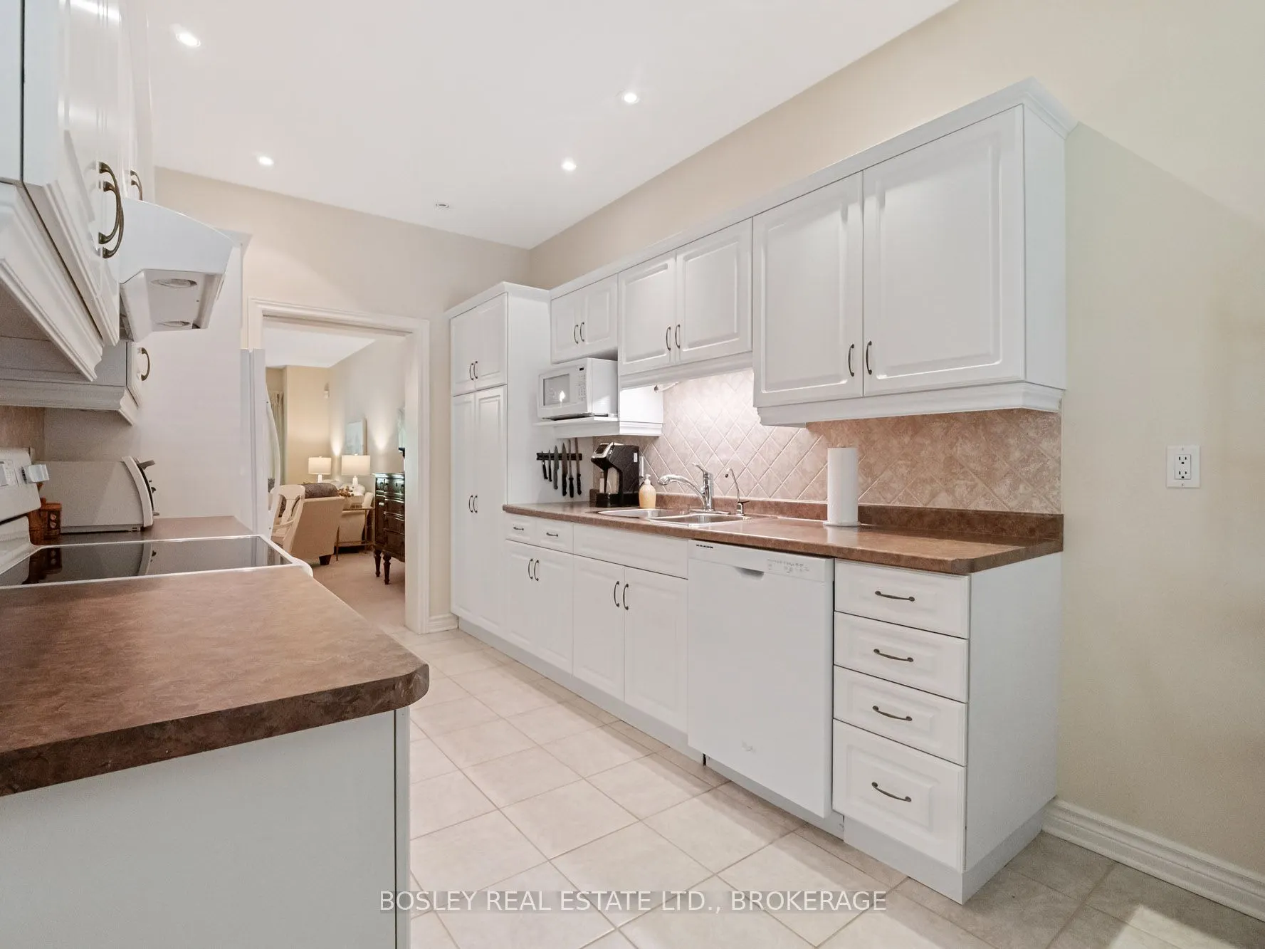 575 Simcoe Street, #5