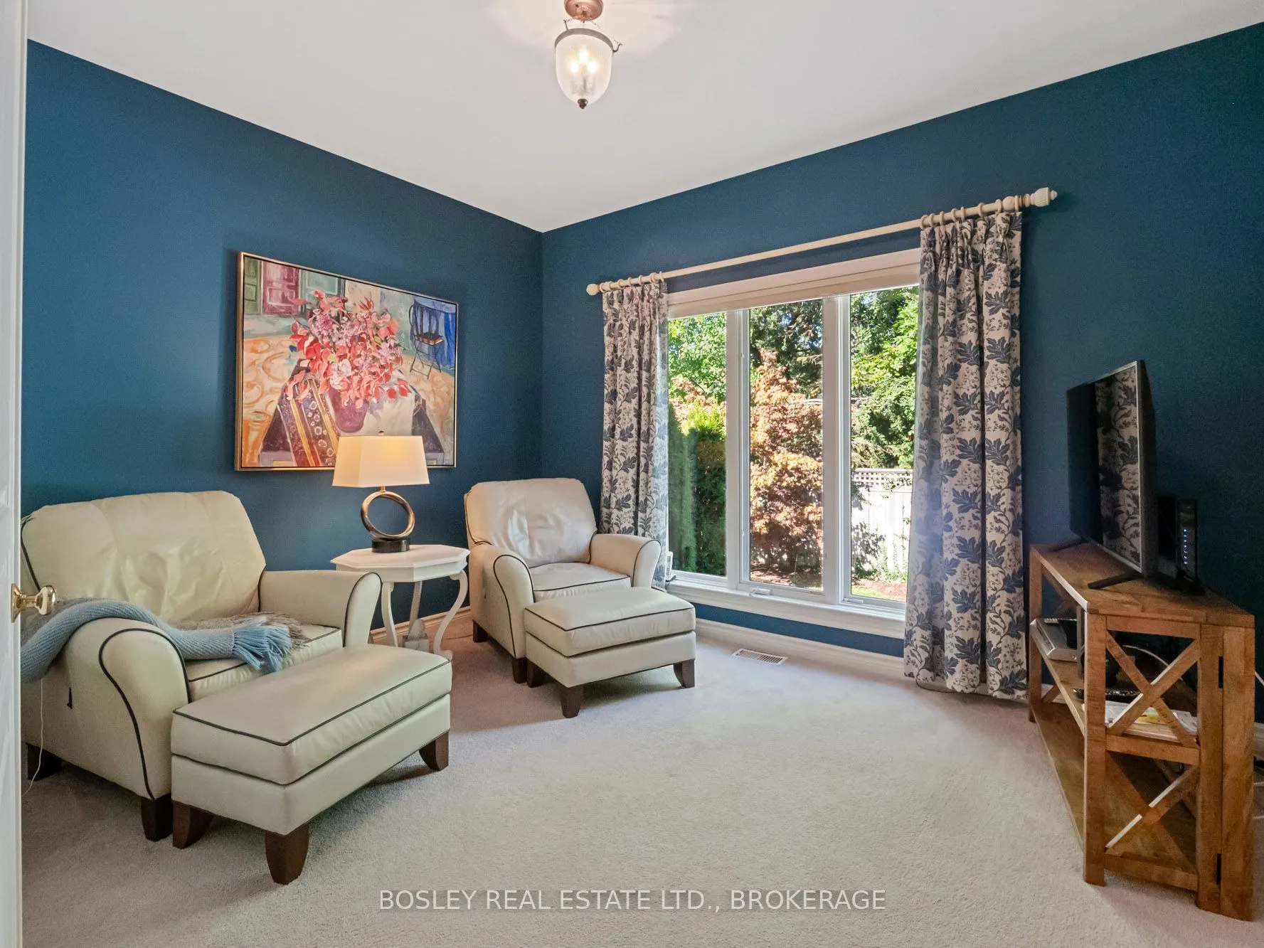575 Simcoe Street, #5
