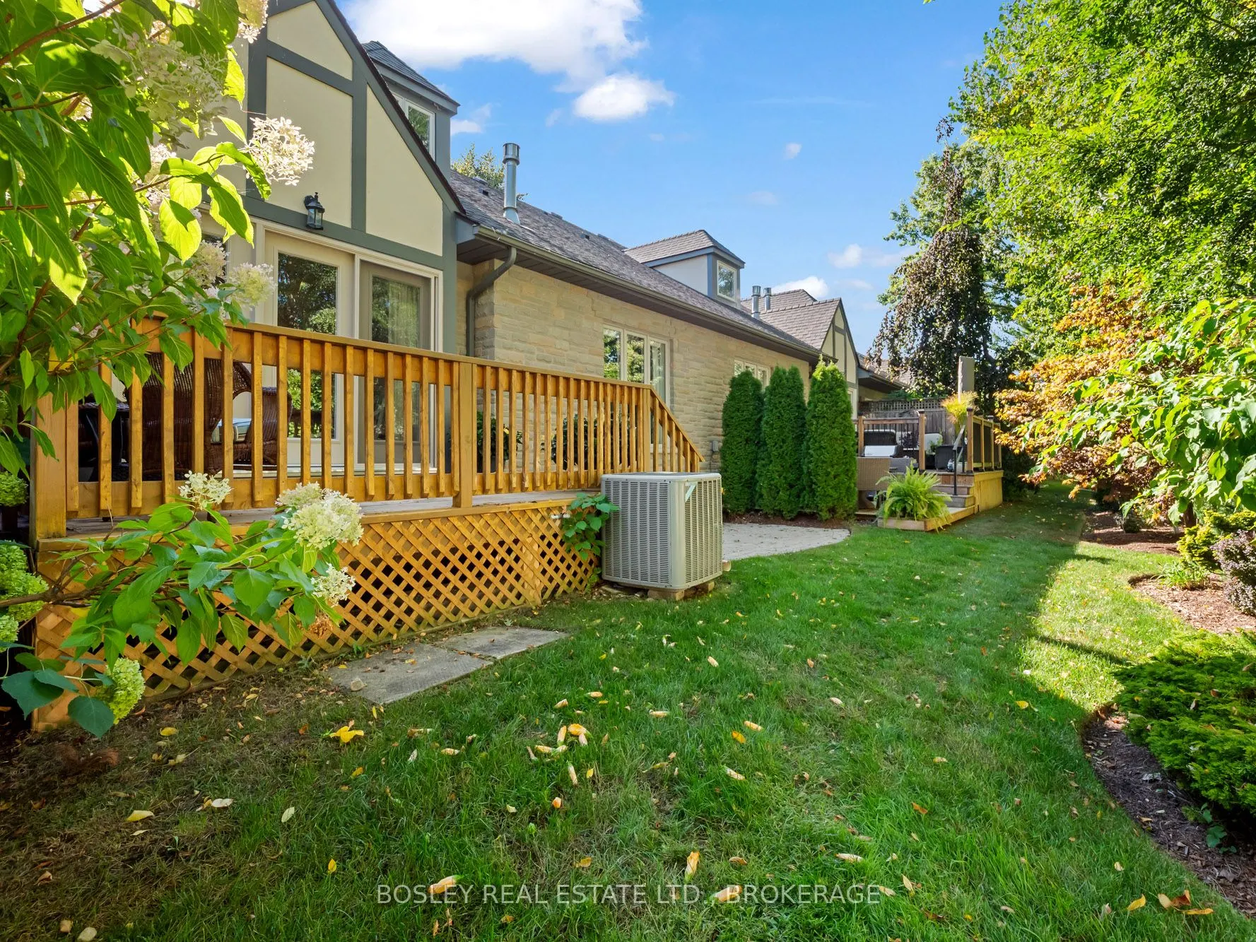 575 Simcoe Street, #5