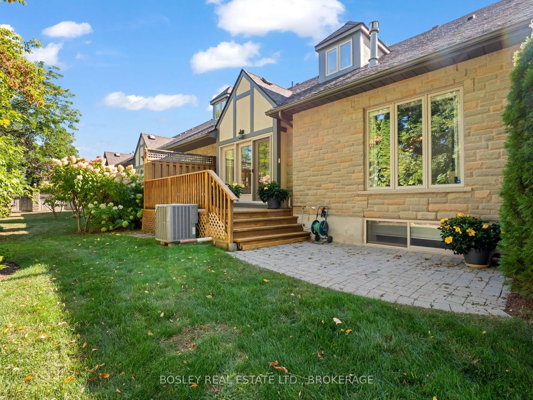575 Simcoe Street, #5