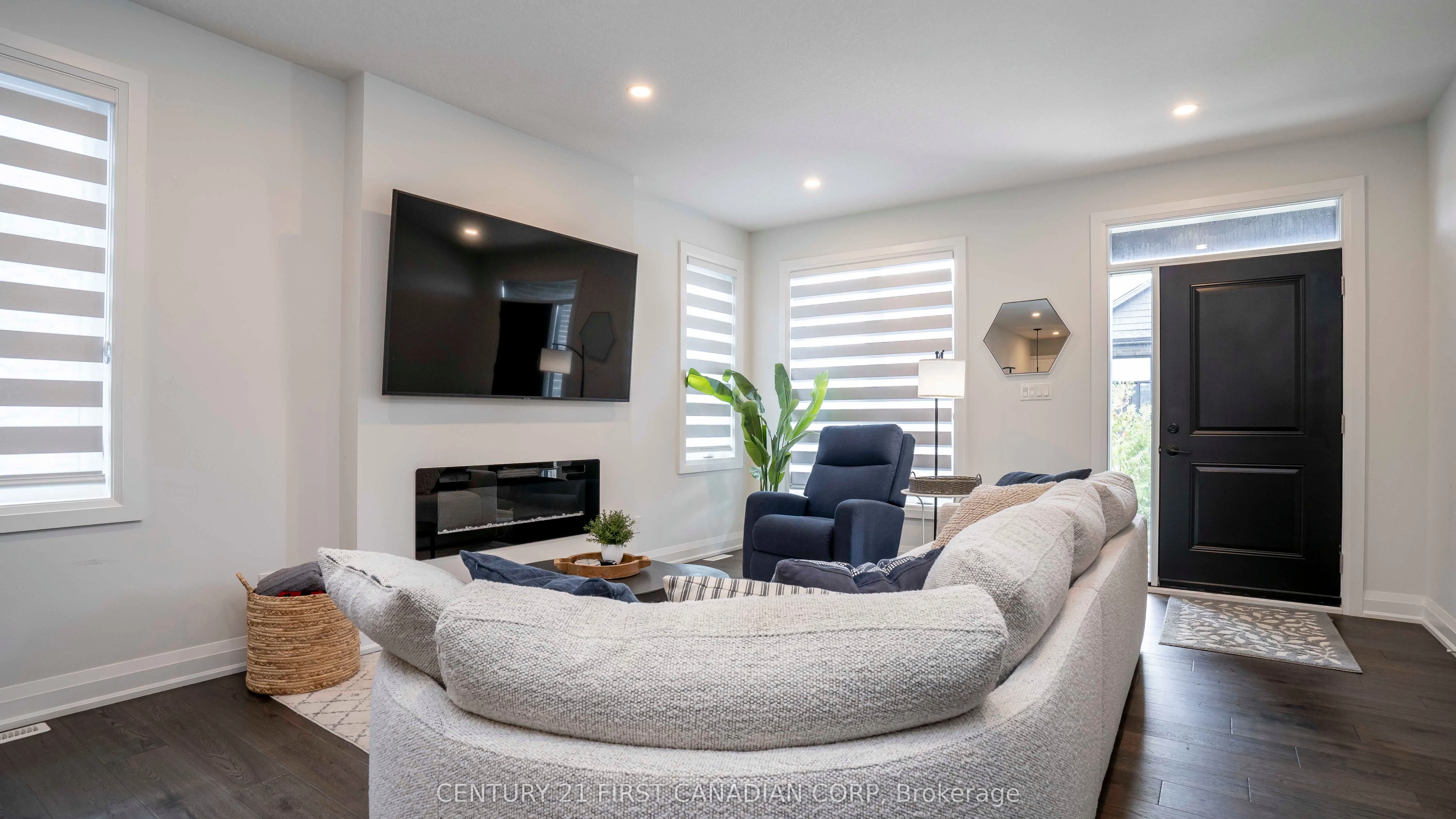 383 Daventry Way, #25