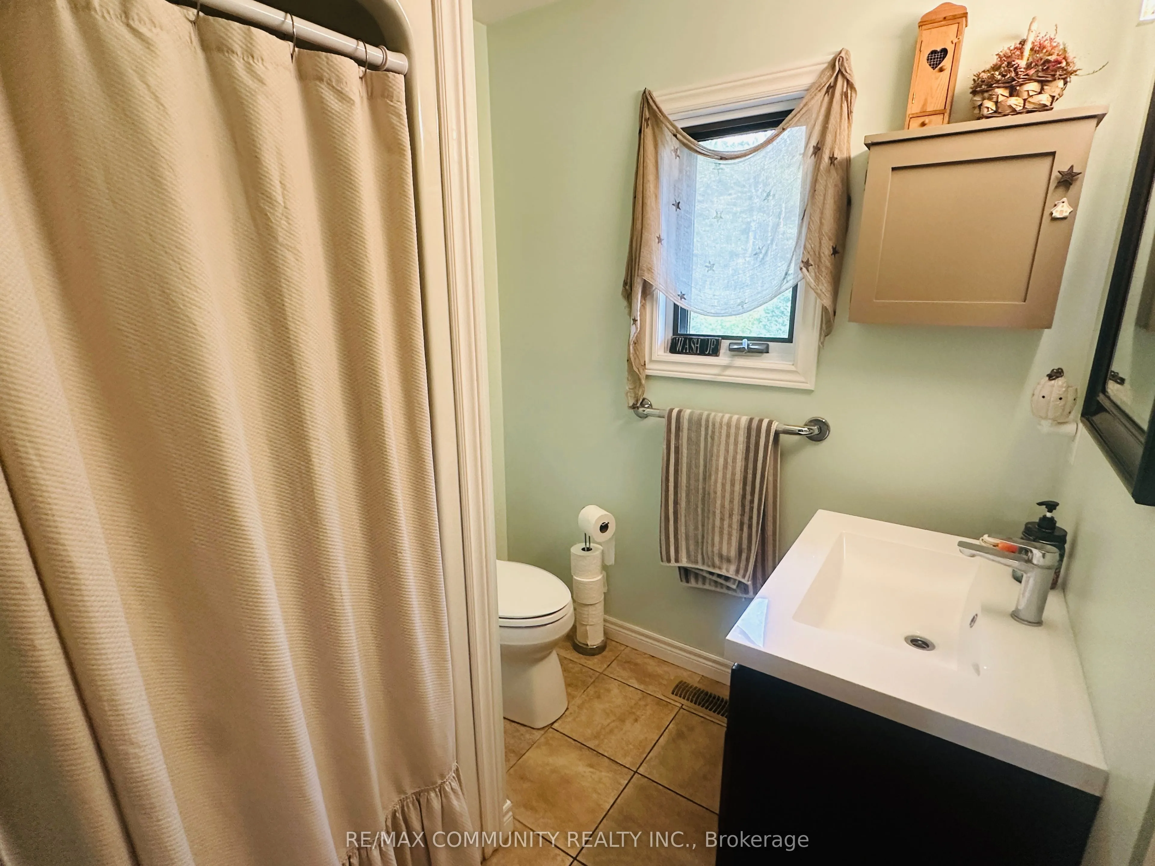 214 Helyer Road