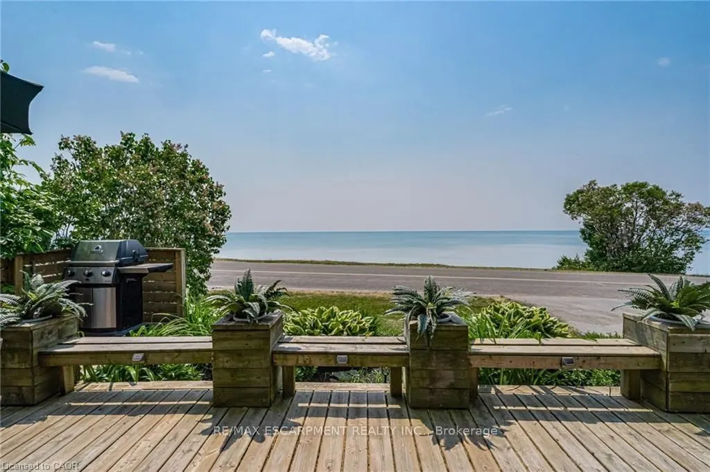 71 Lakeshore Road