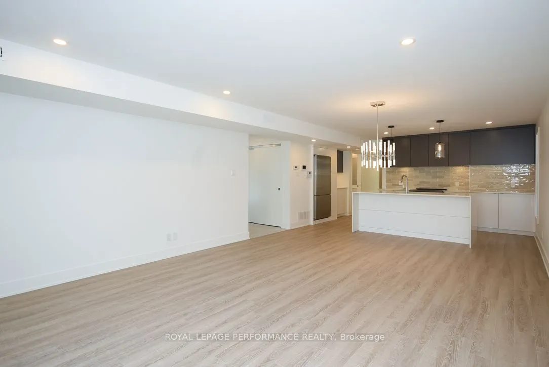 574 Byron Avenue, #4