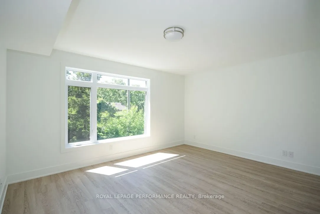 574 Byron Avenue, #4