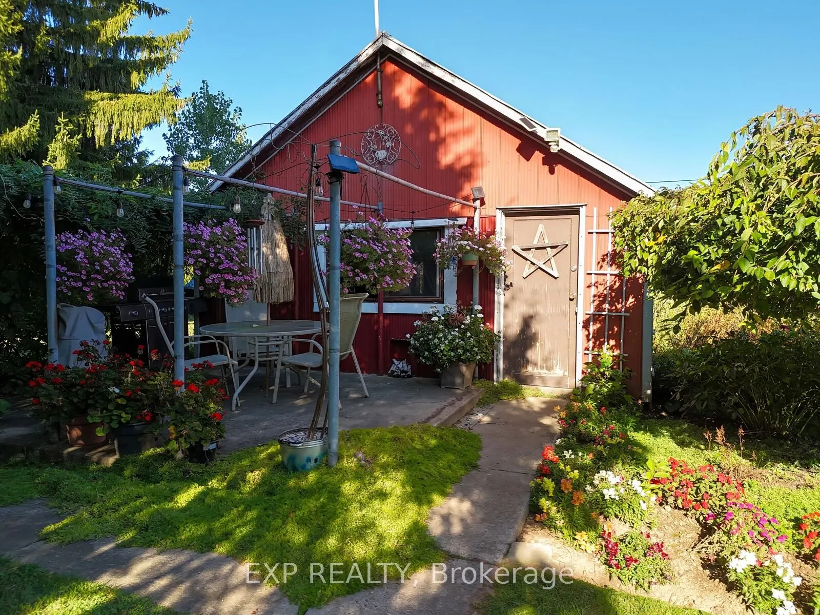 5558 Cobble Hill Road
