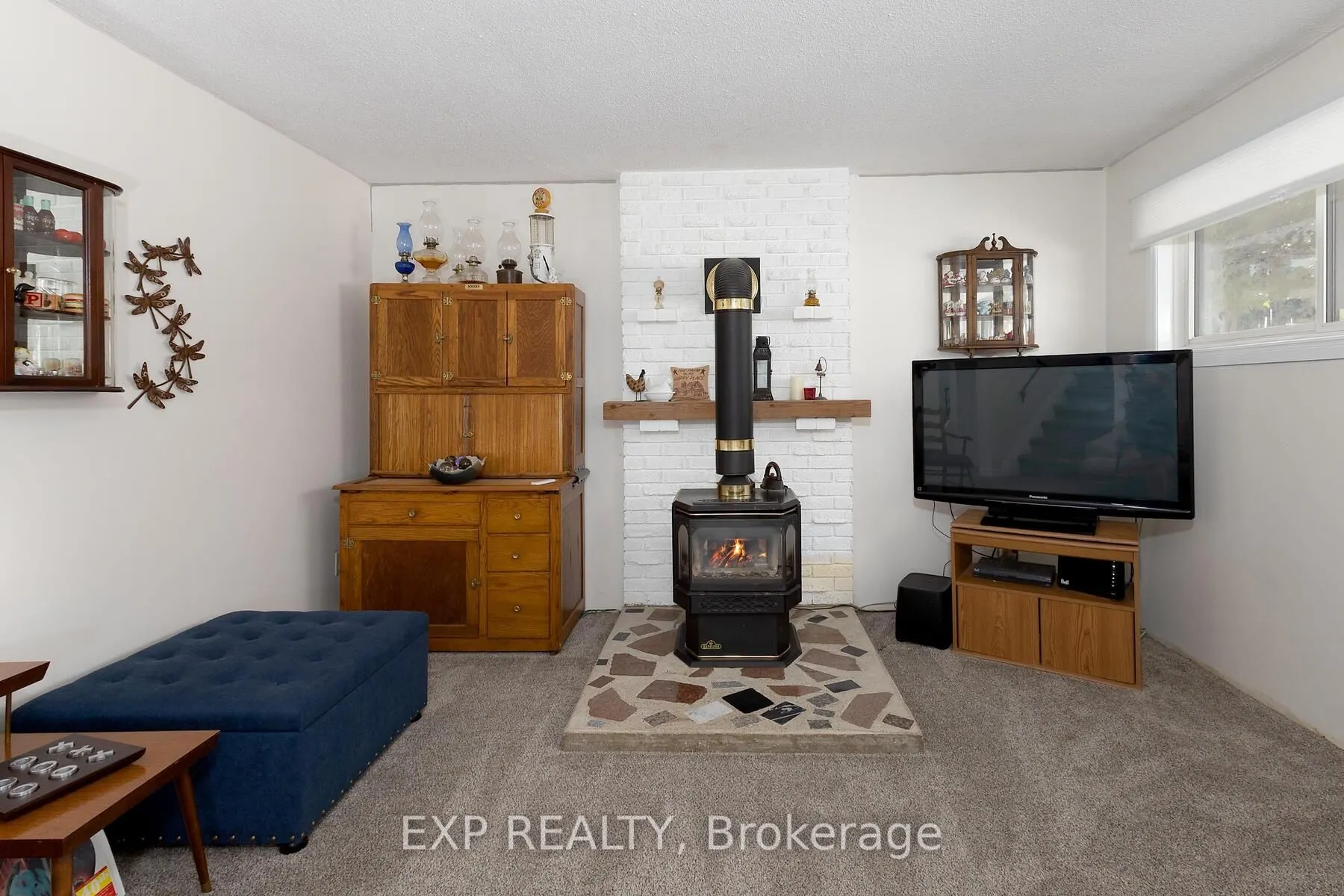 5558 Cobble Hill Road