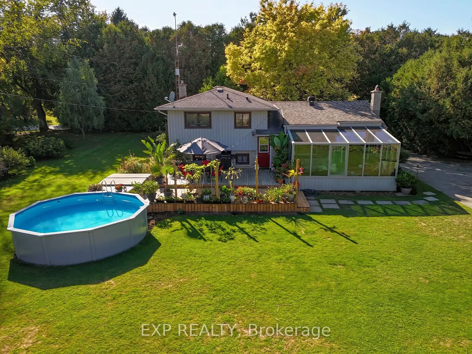 5558 Cobble Hill Road