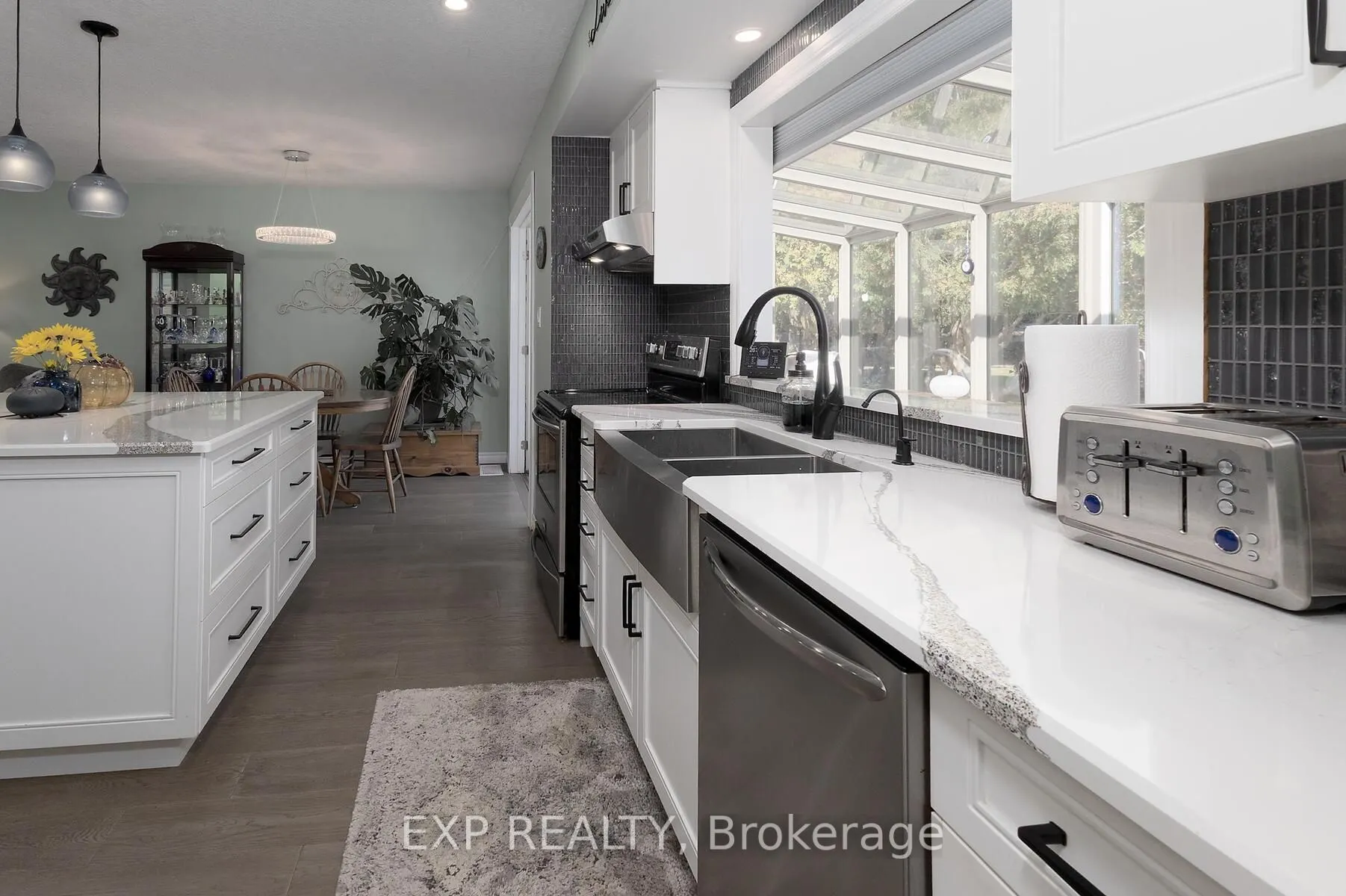 5558 Cobble Hill Road