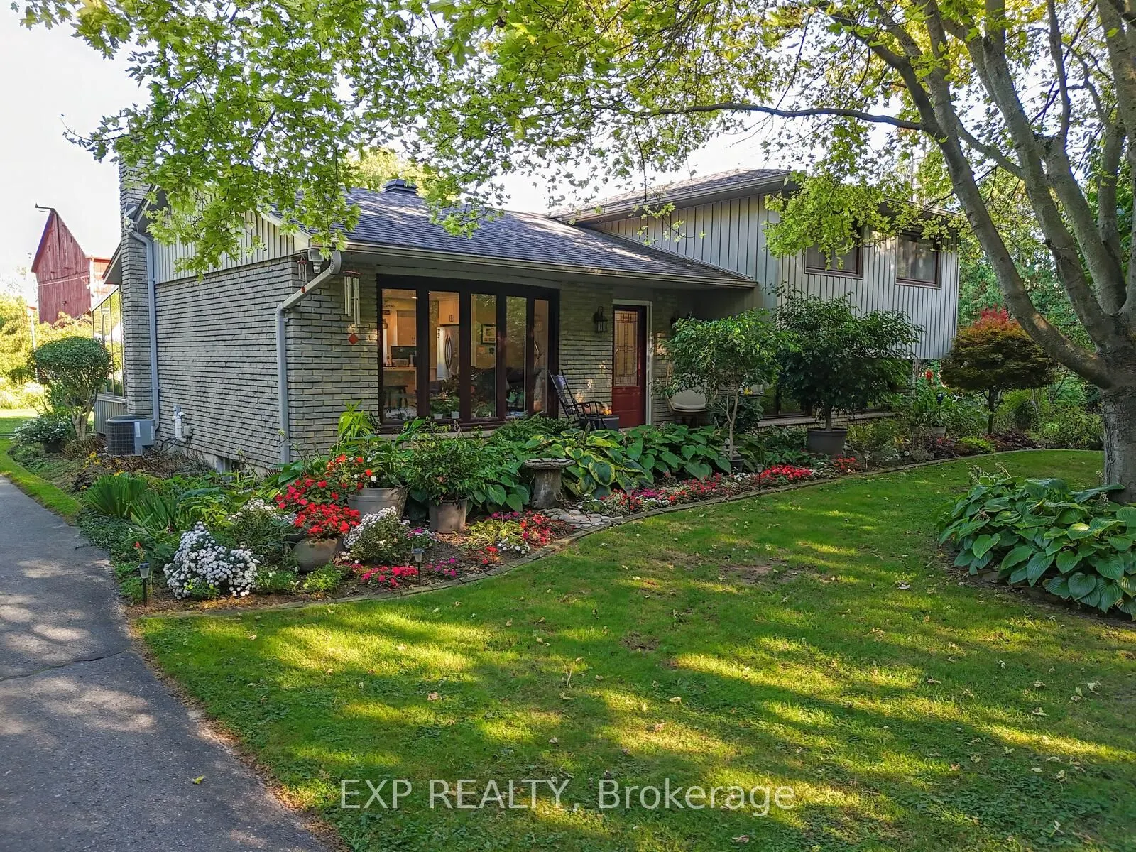 5558 Cobble Hill Road