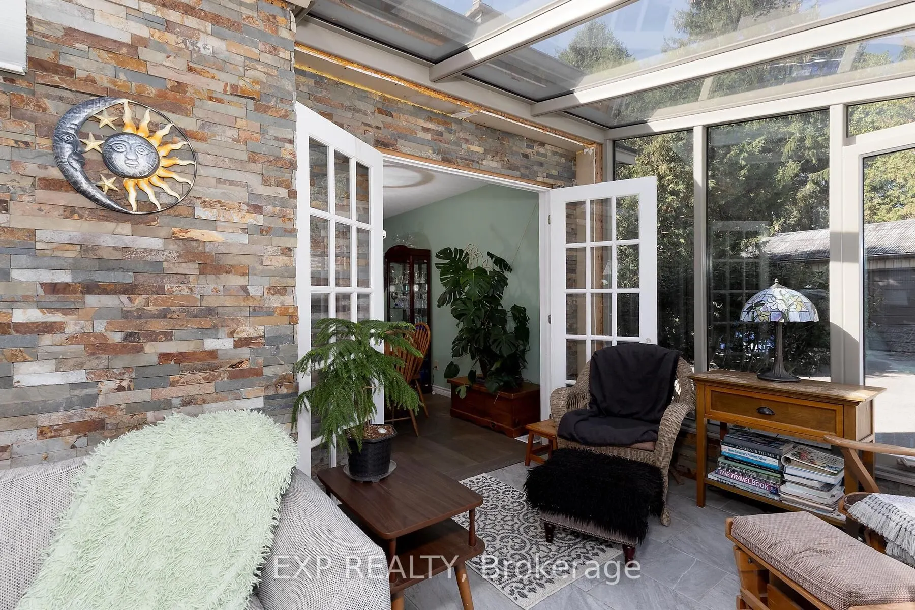 5558 Cobble Hill Road