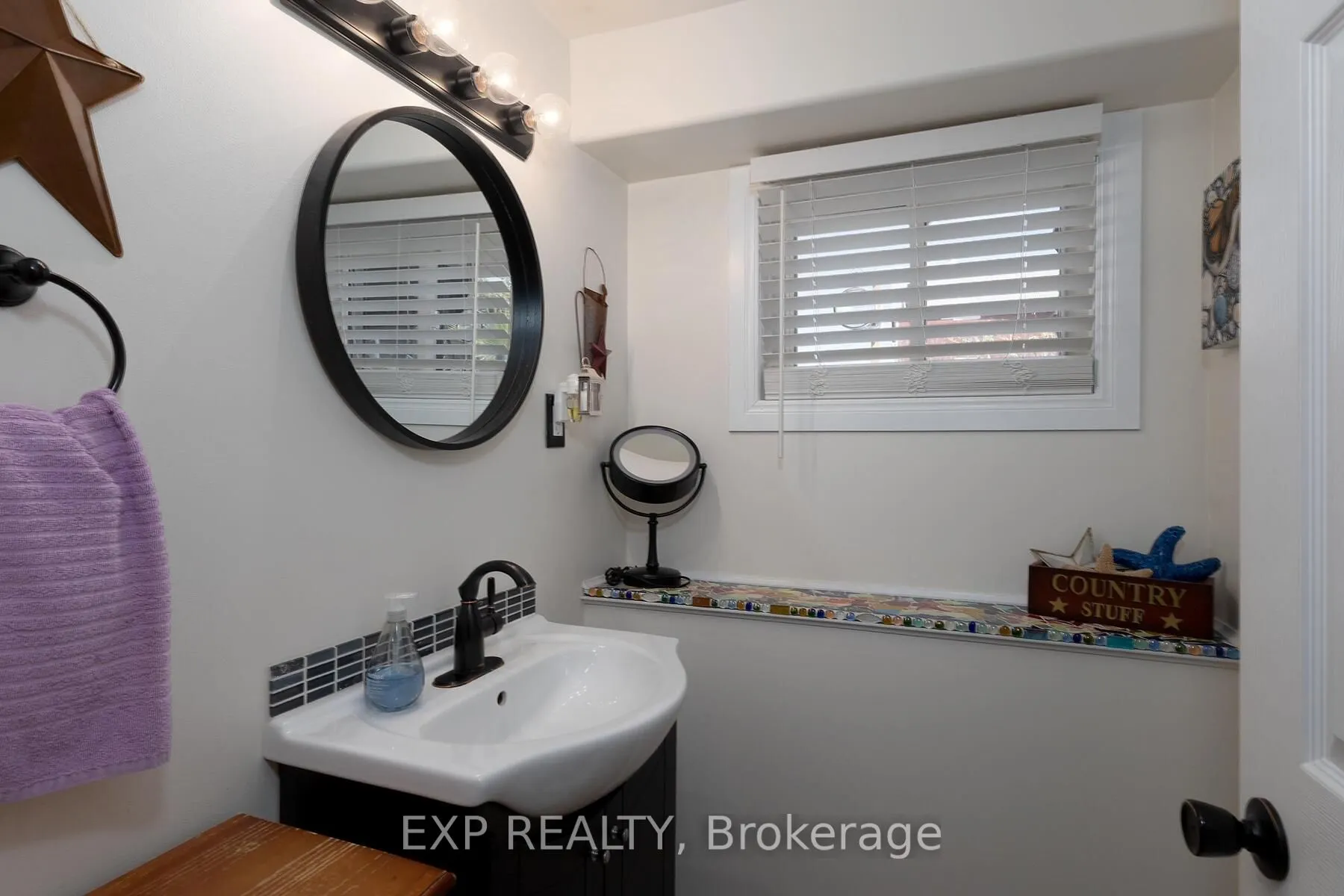 5558 Cobble Hill Road