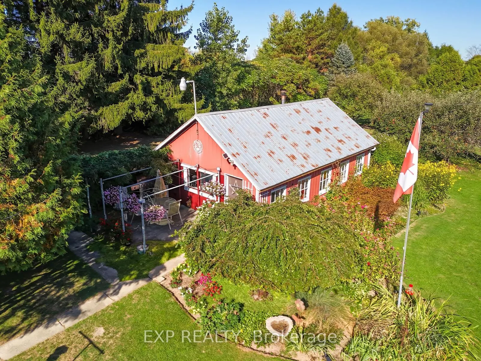 5558 Cobble Hill Road