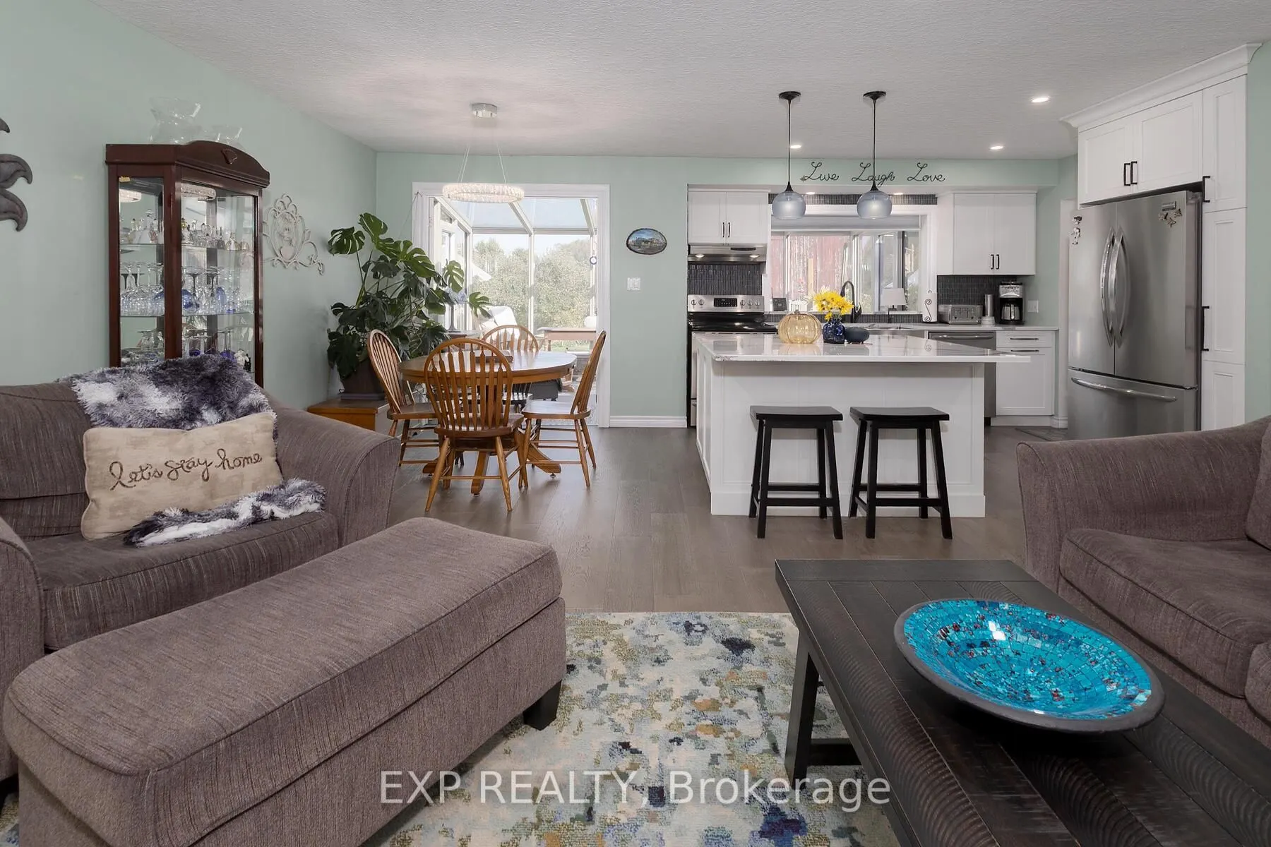 5558 Cobble Hill Road