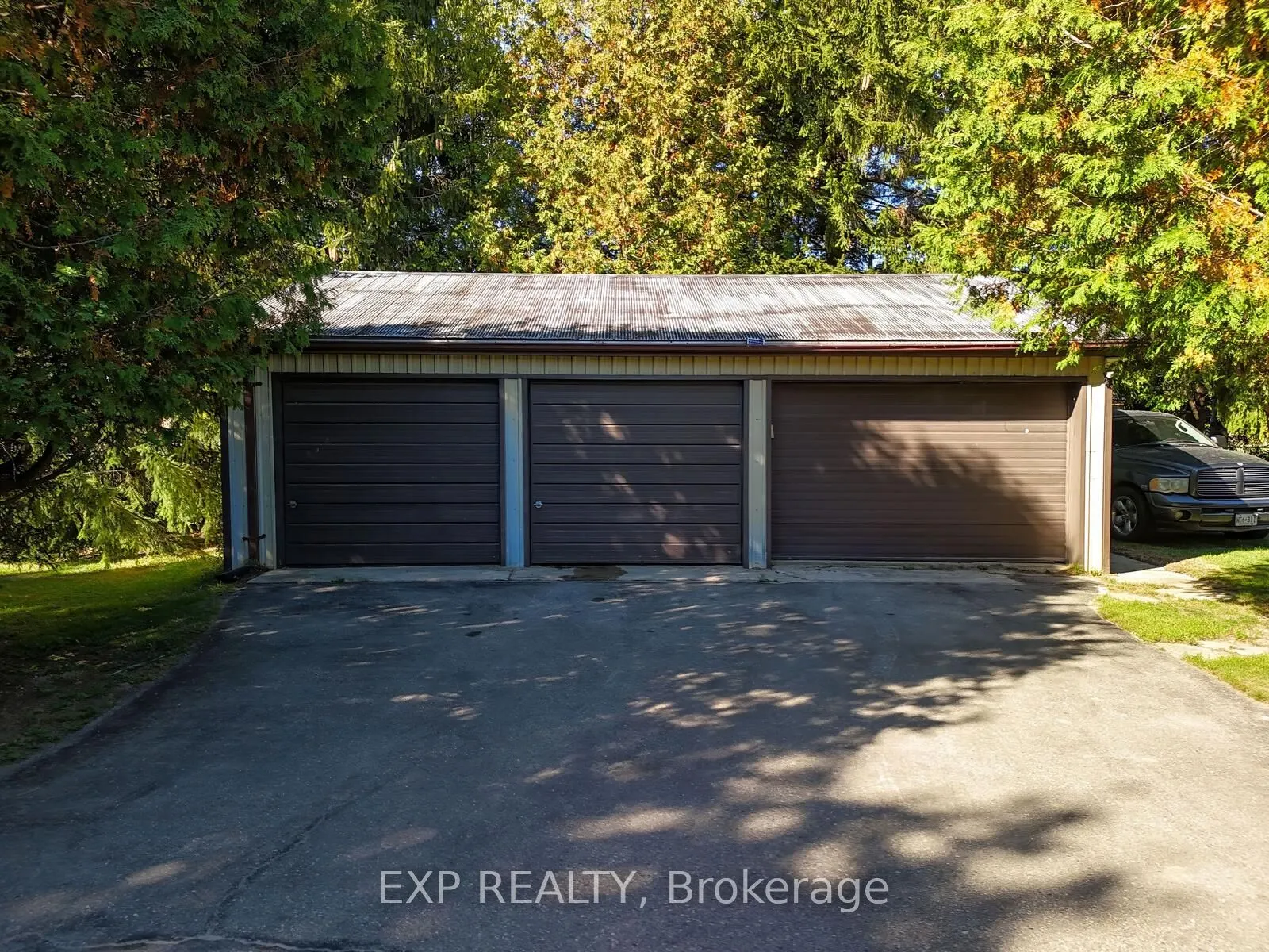 5558 Cobble Hill Road