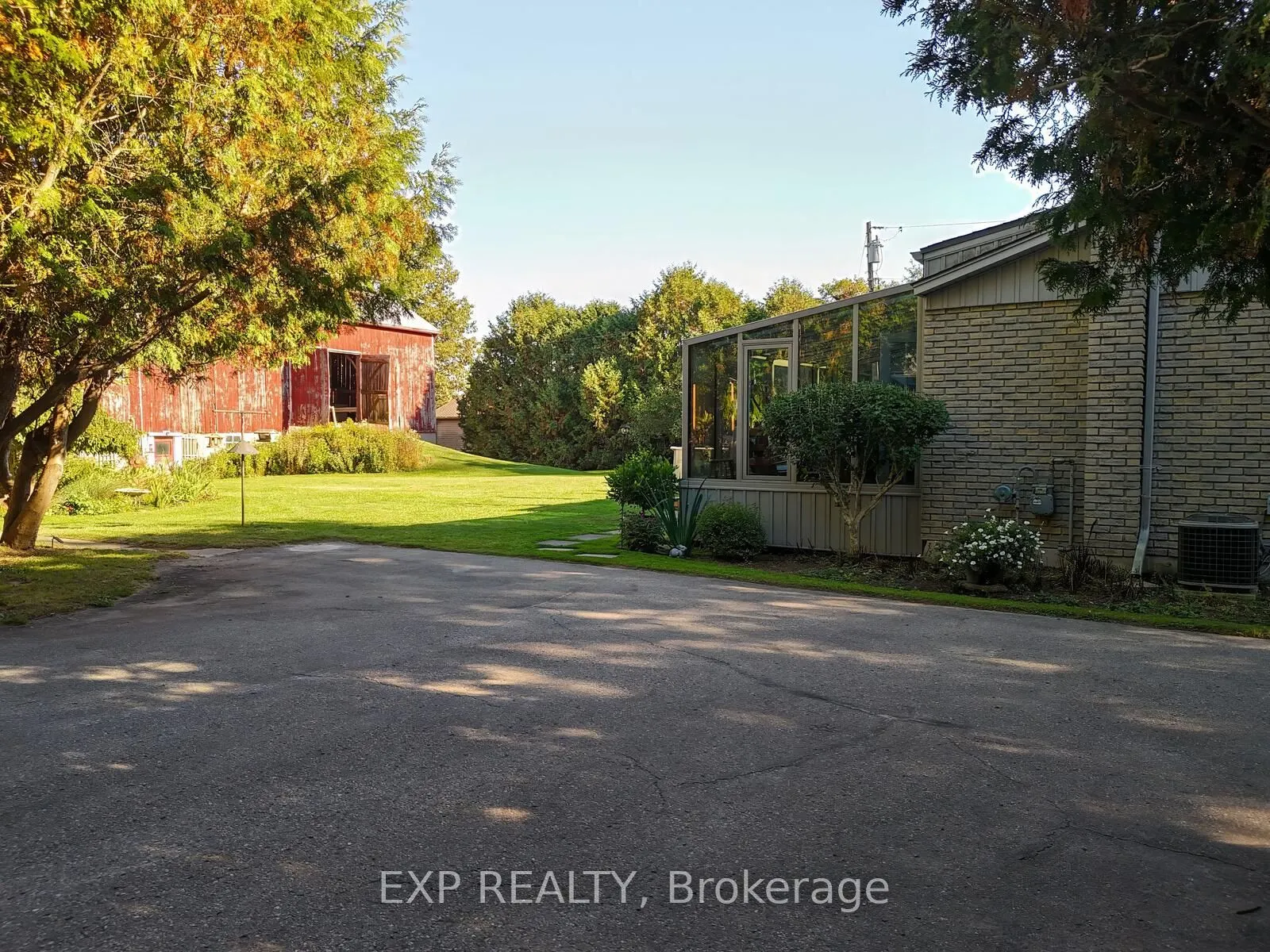 5558 Cobble Hill Road