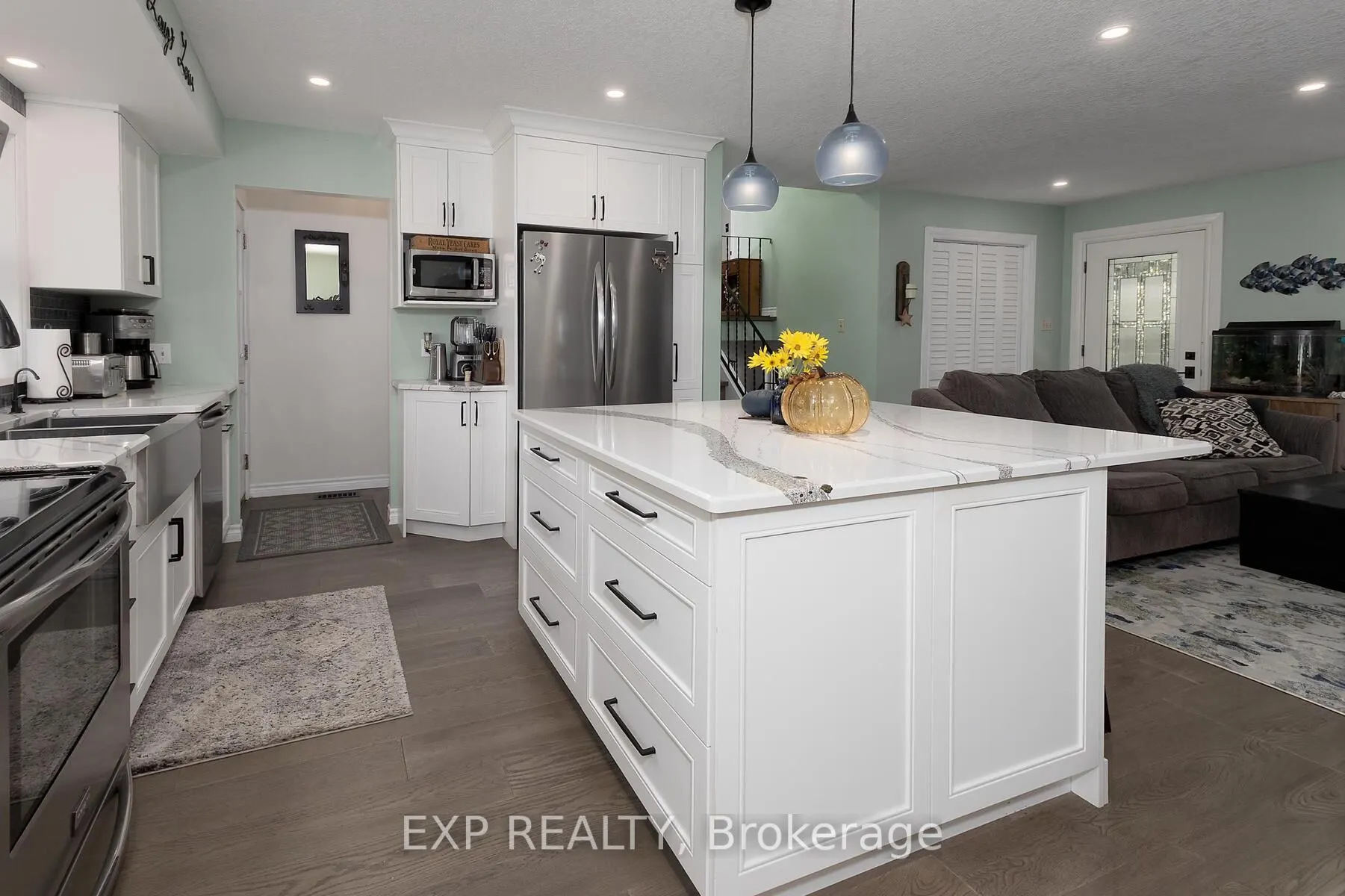5558 Cobble Hill Road